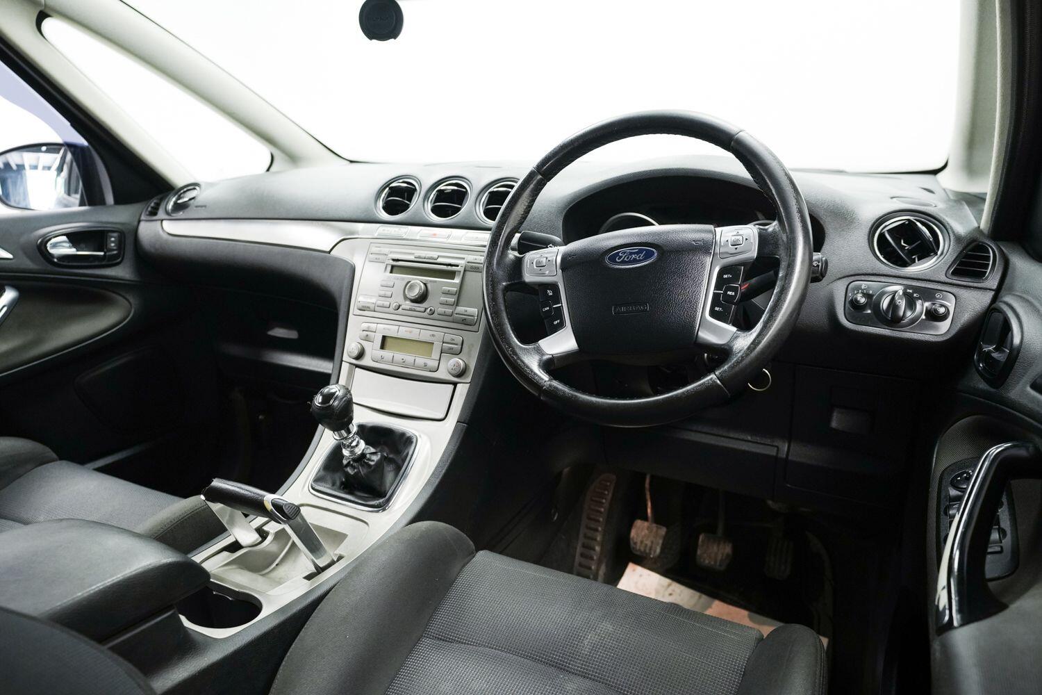 Ford S-Max view 10