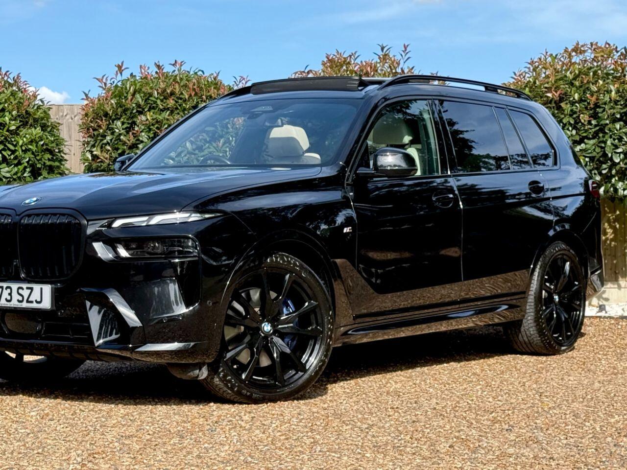 BMW X7 view 6