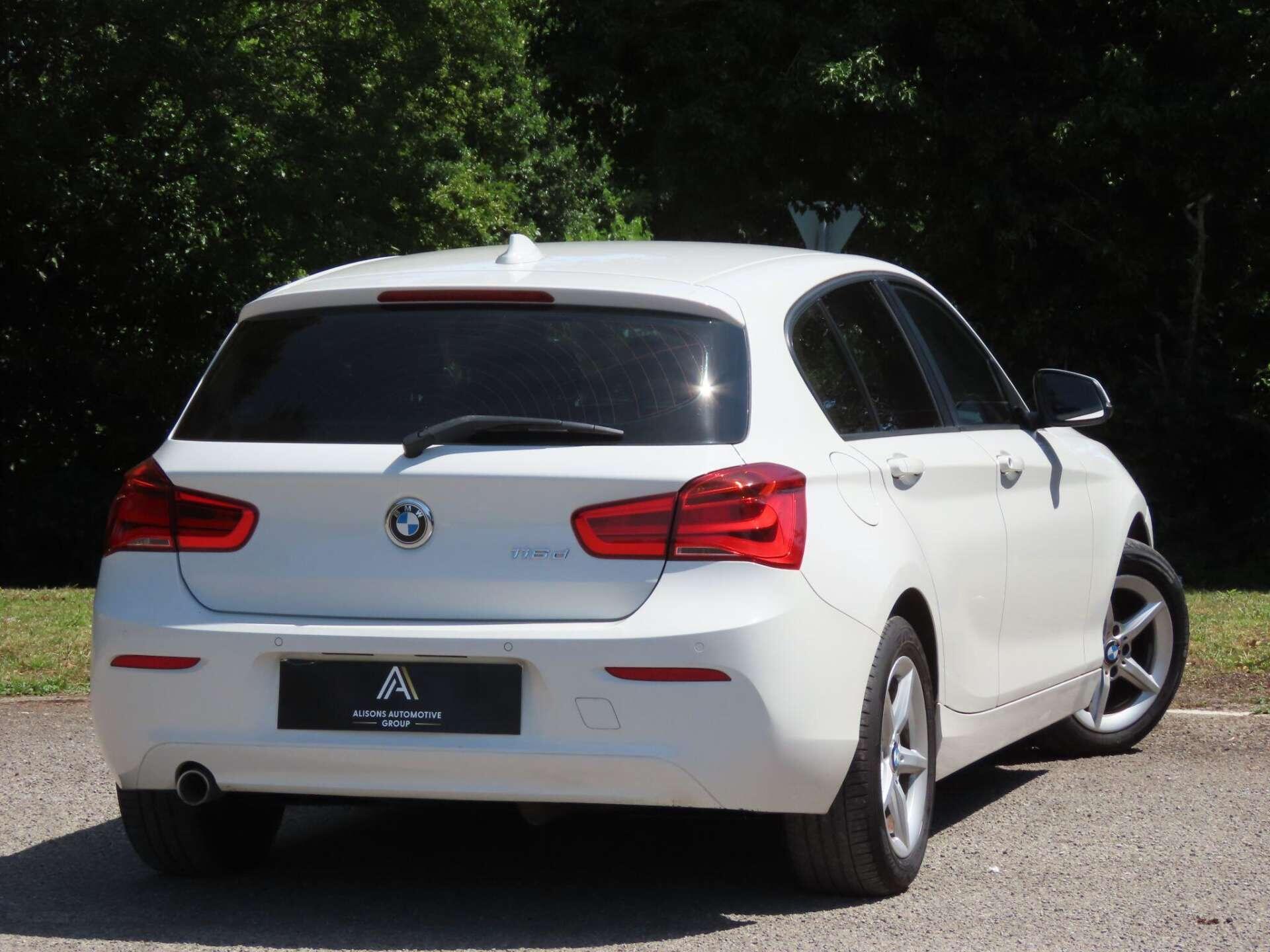 BMW 1 Series view 4