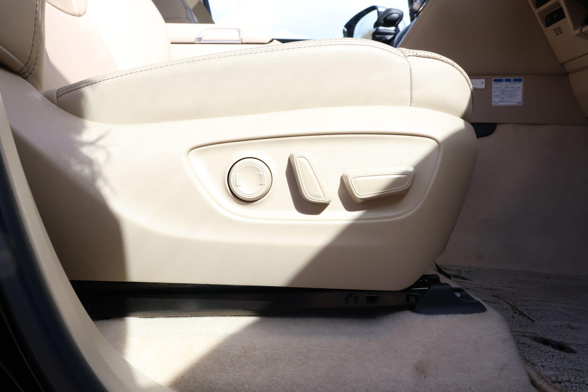 Toyota Land Cruiser view 21