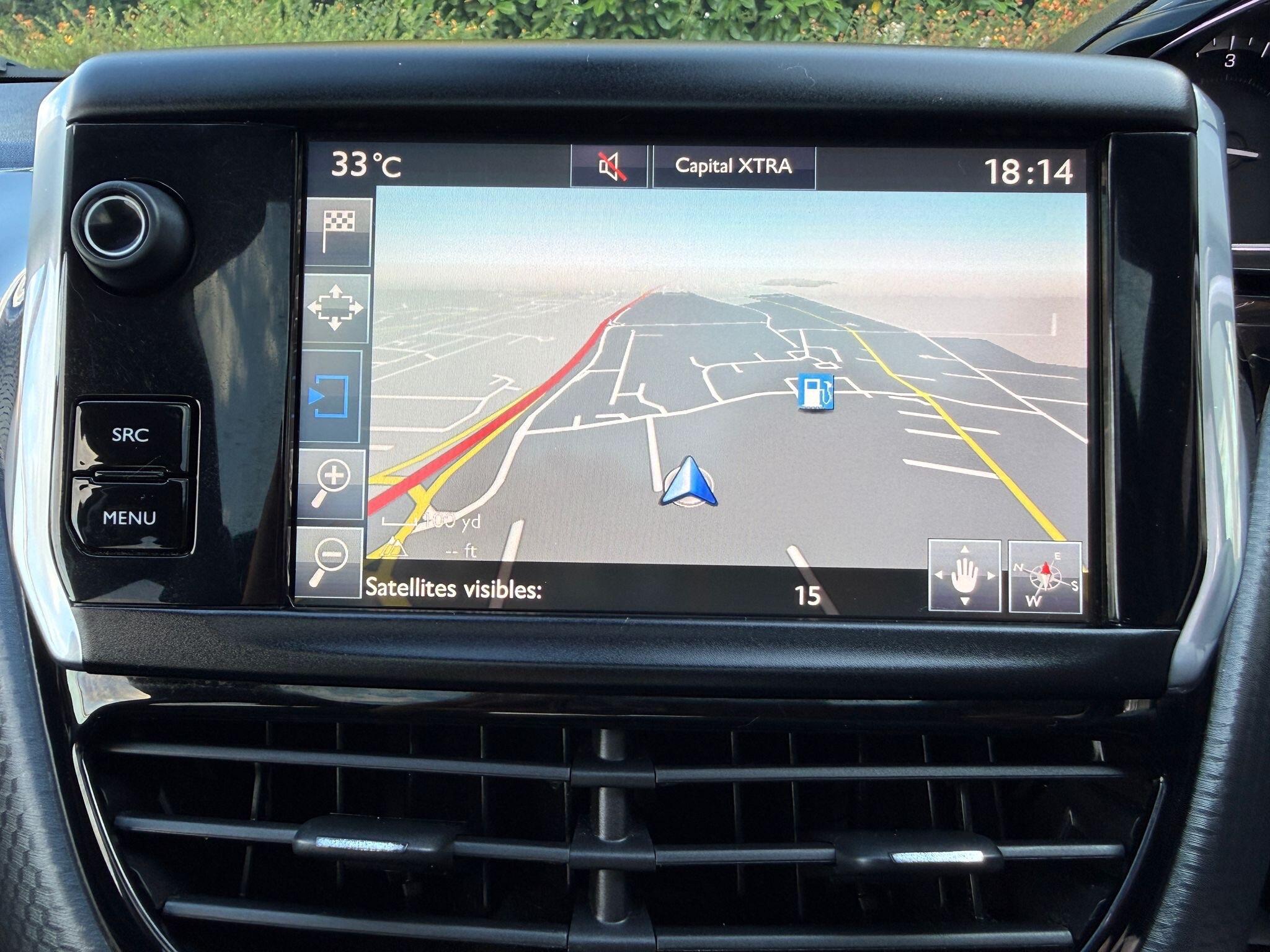 Peugeot 208 view 16