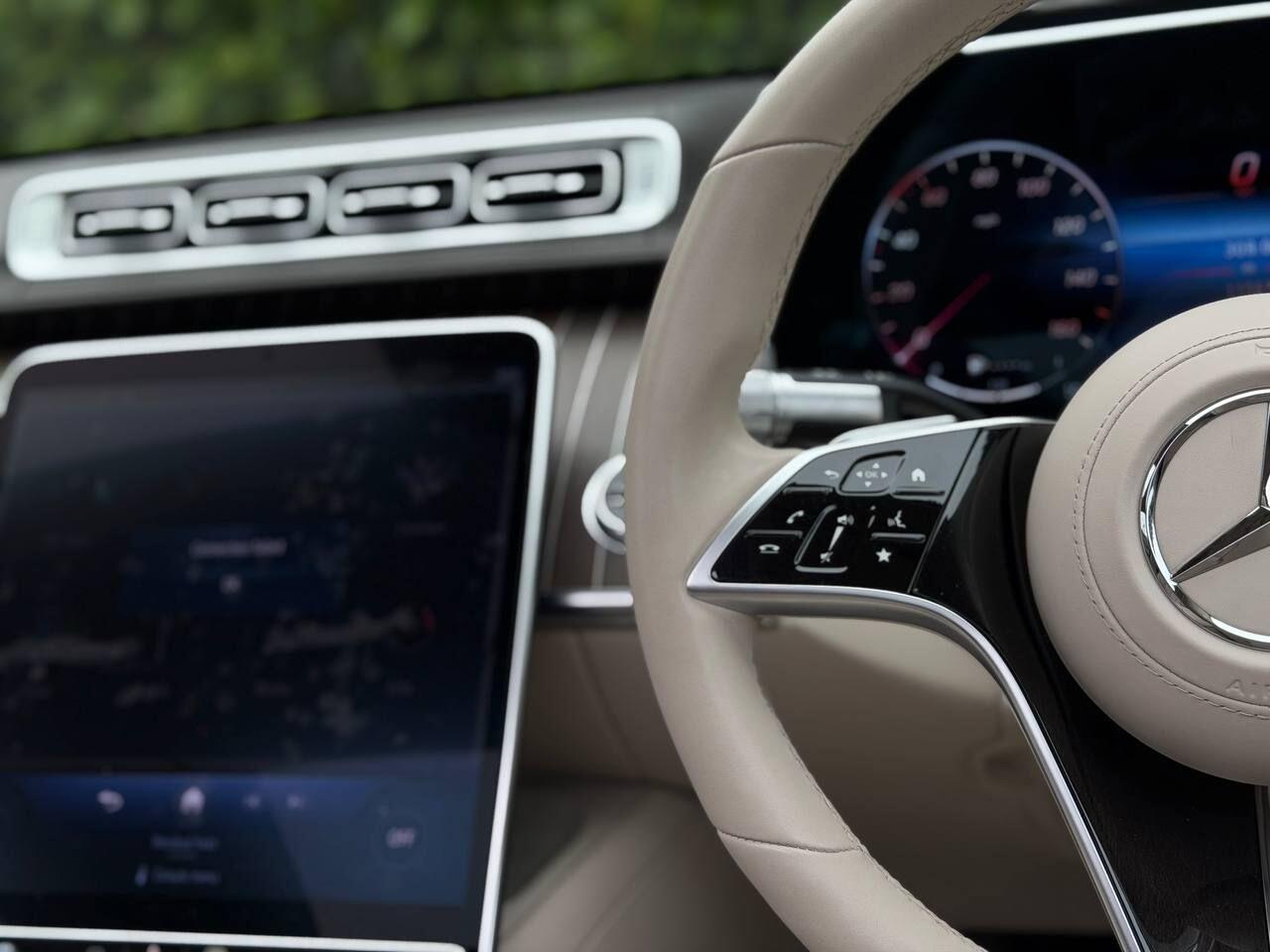 Mercedes-Benz S-Class view 19