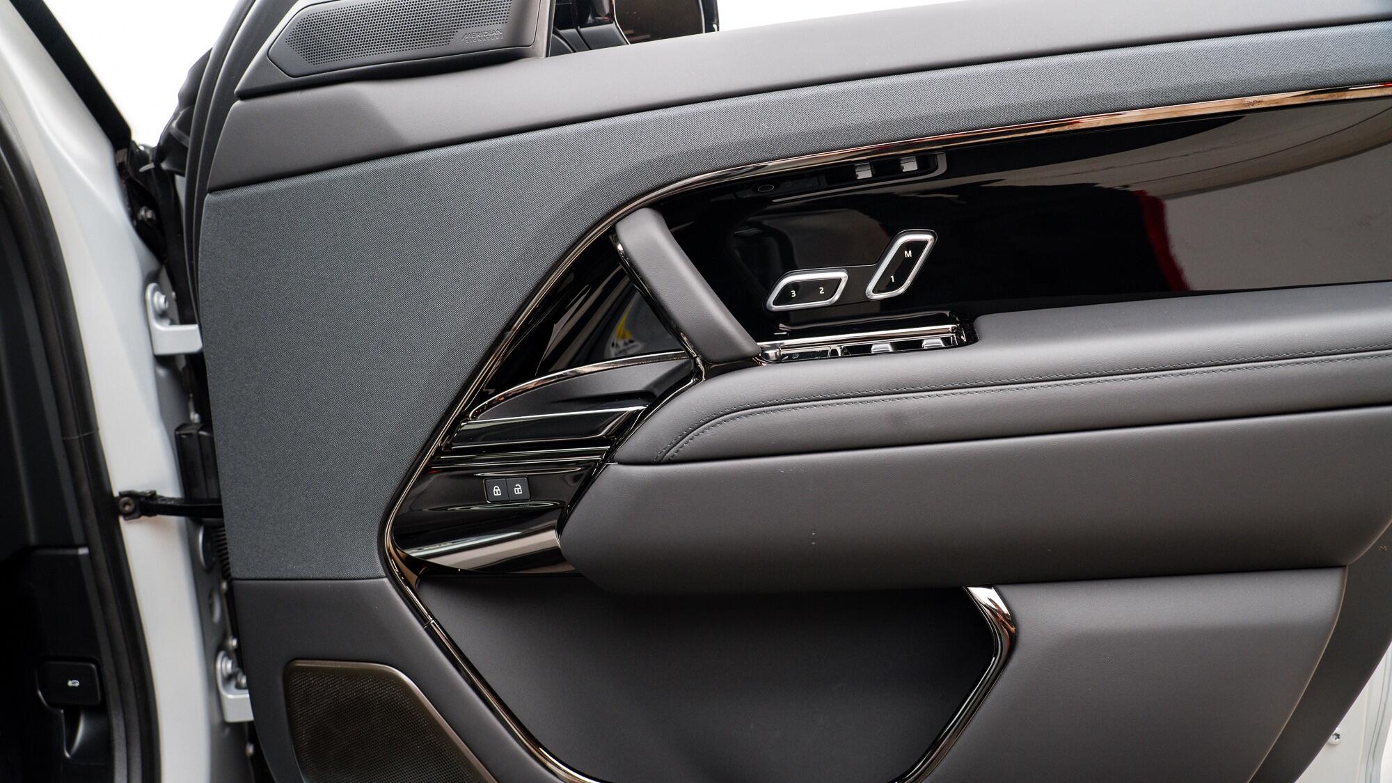 Land Rover Range Rover Sport view 44