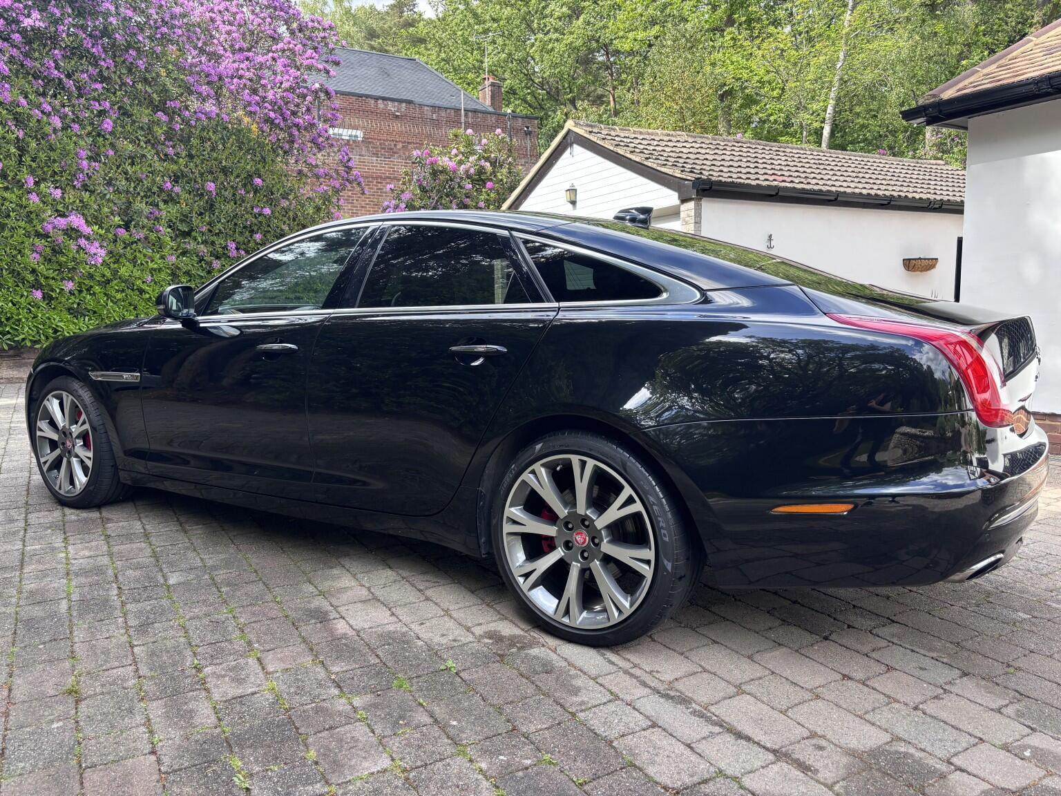 Jaguar XJ view 5