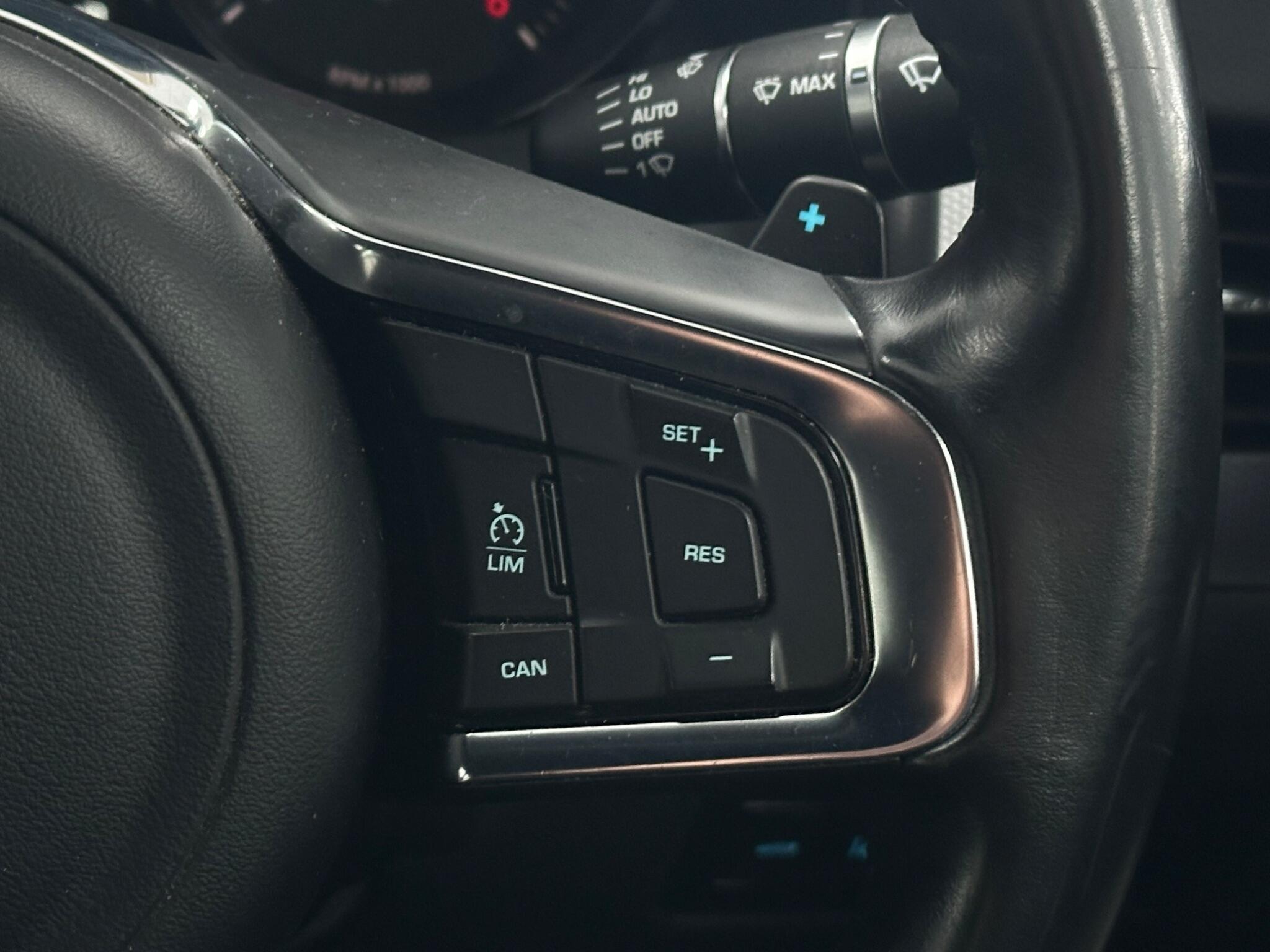 Jaguar XF view 30