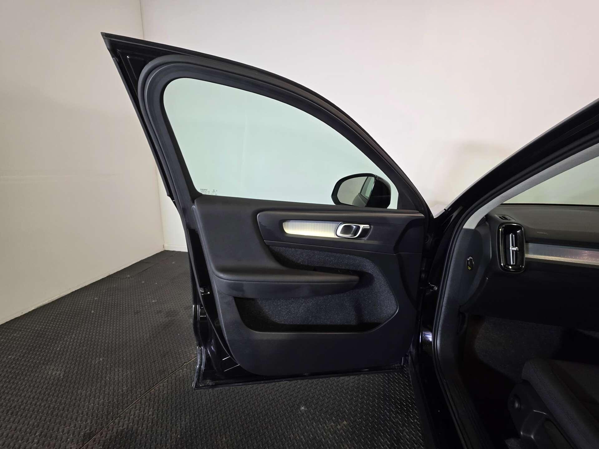 Volvo XC40 view 39