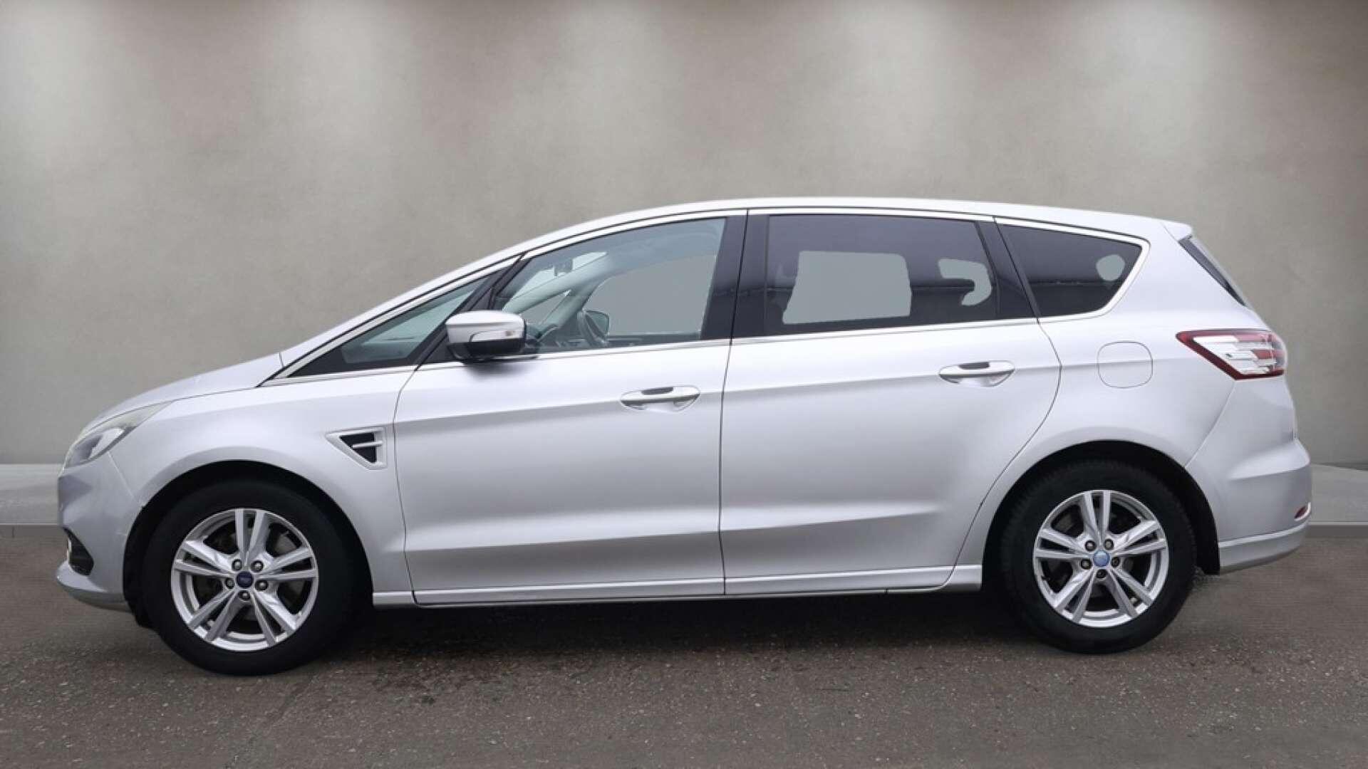 Ford S-Max view 12