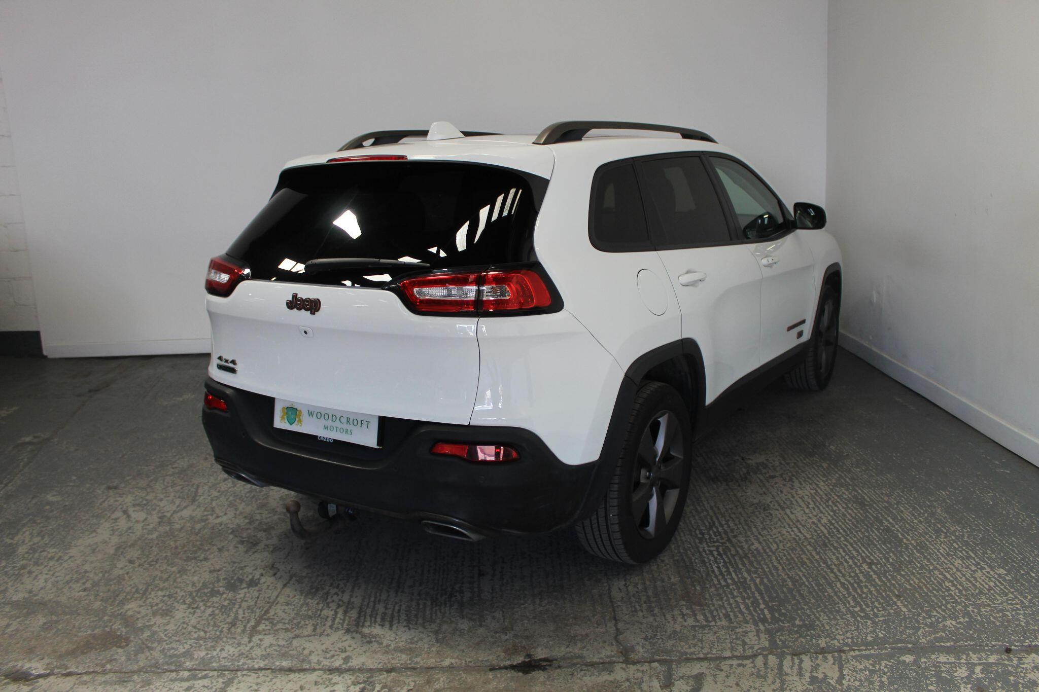 Jeep Cherokee view 8