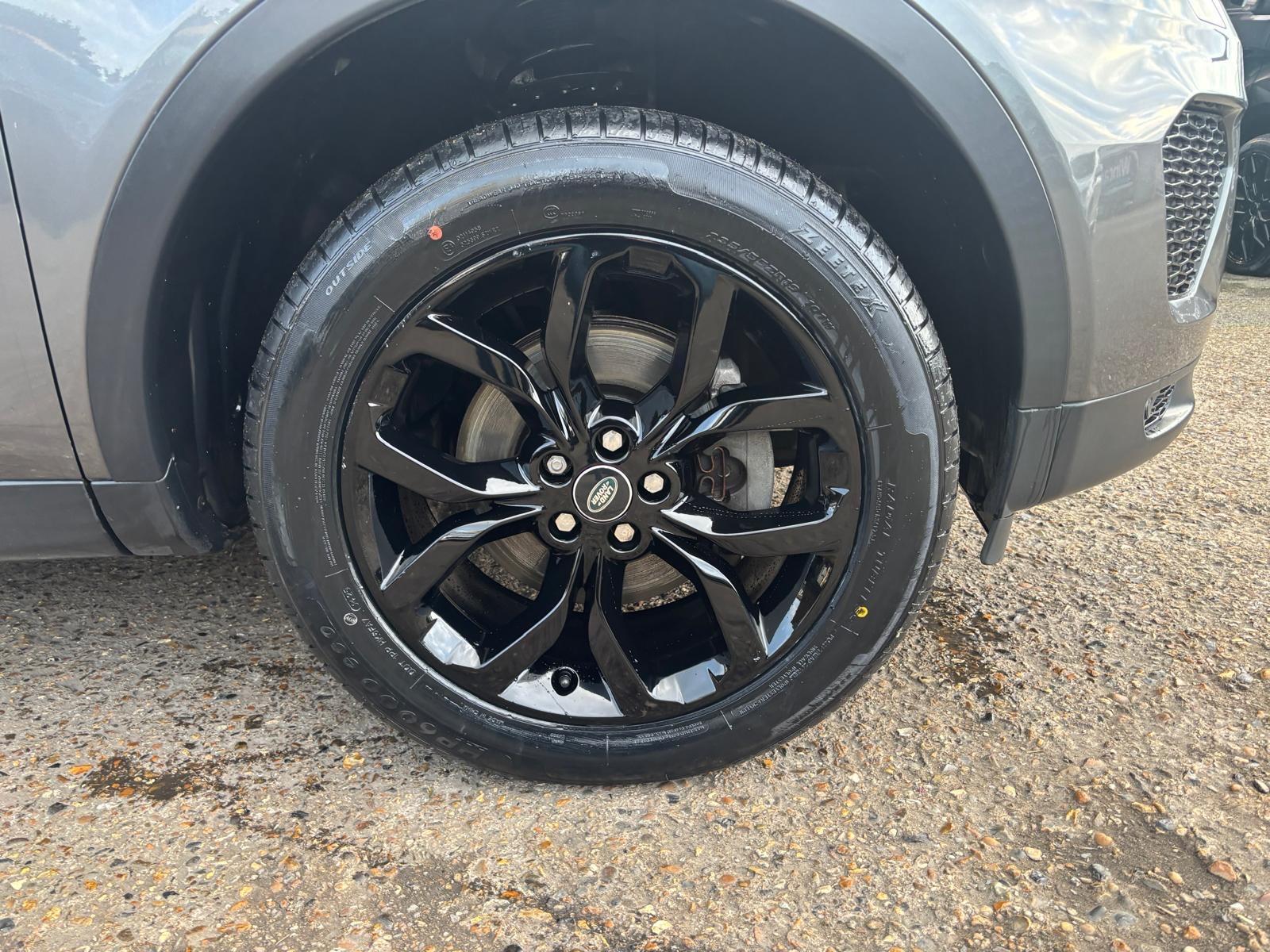 Land Rover Discovery Sport view 26