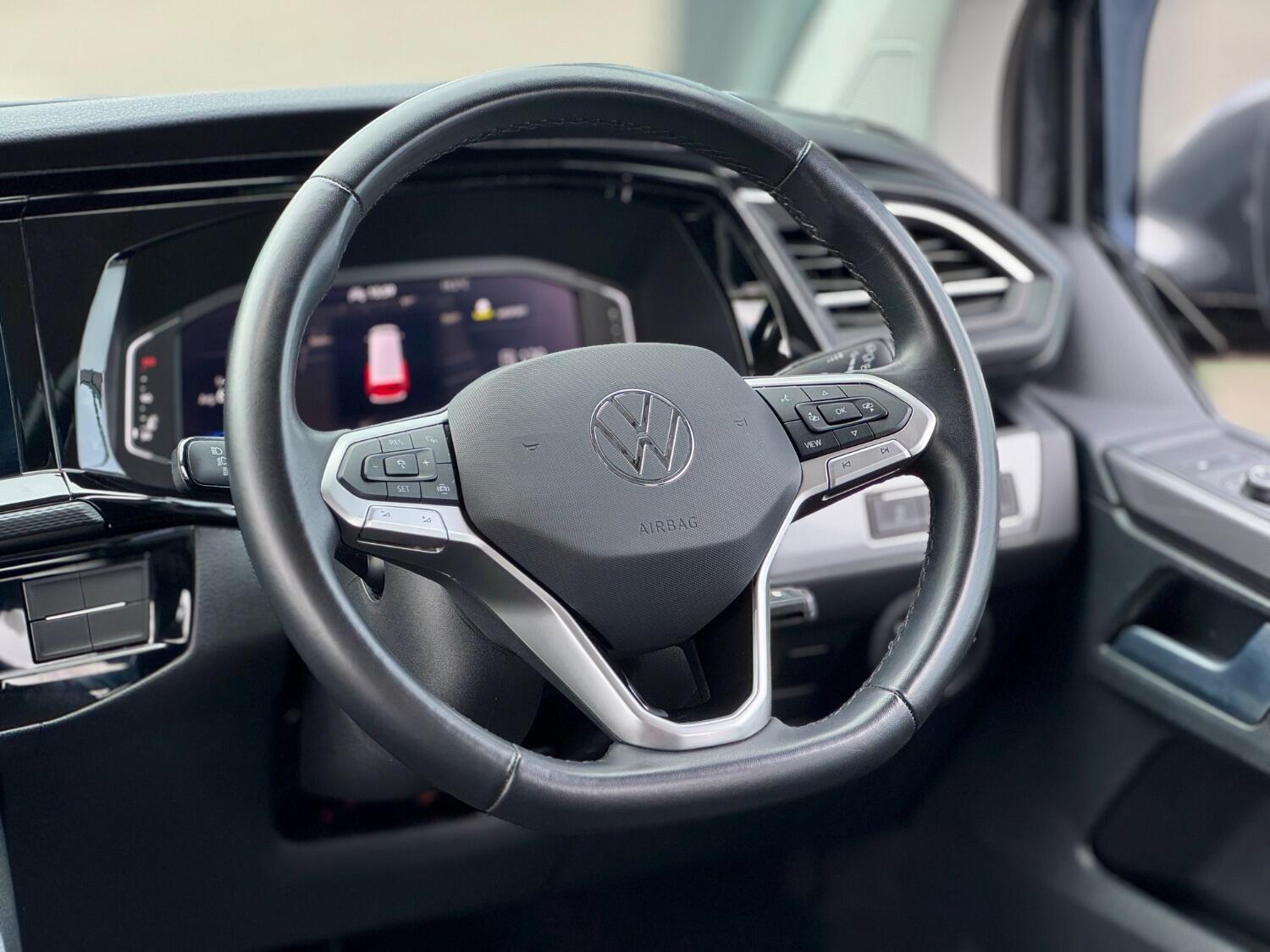 Volkswagen Caravelle view 35