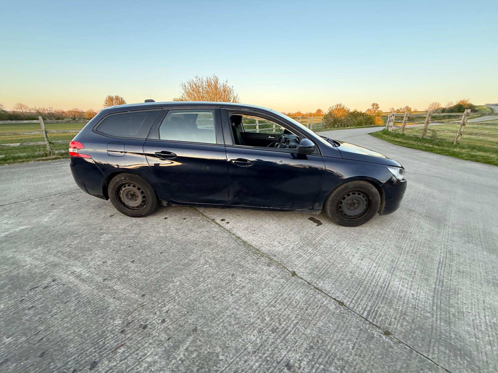Peugeot 308 SW 1.6 BlueHDi Access Euro 6 (s/s) 5dr — photo 21 of 84