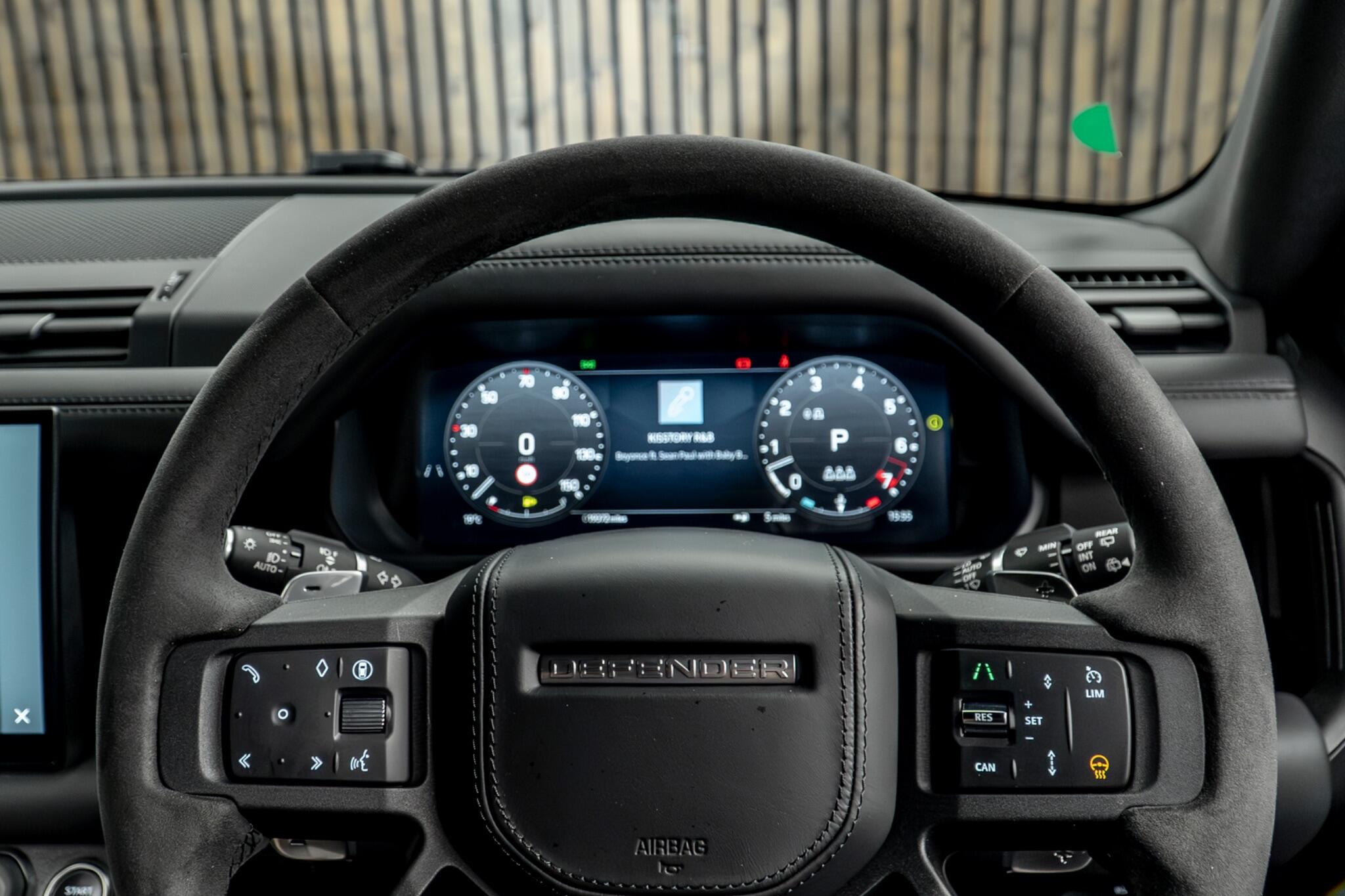Land Rover Defender view 34