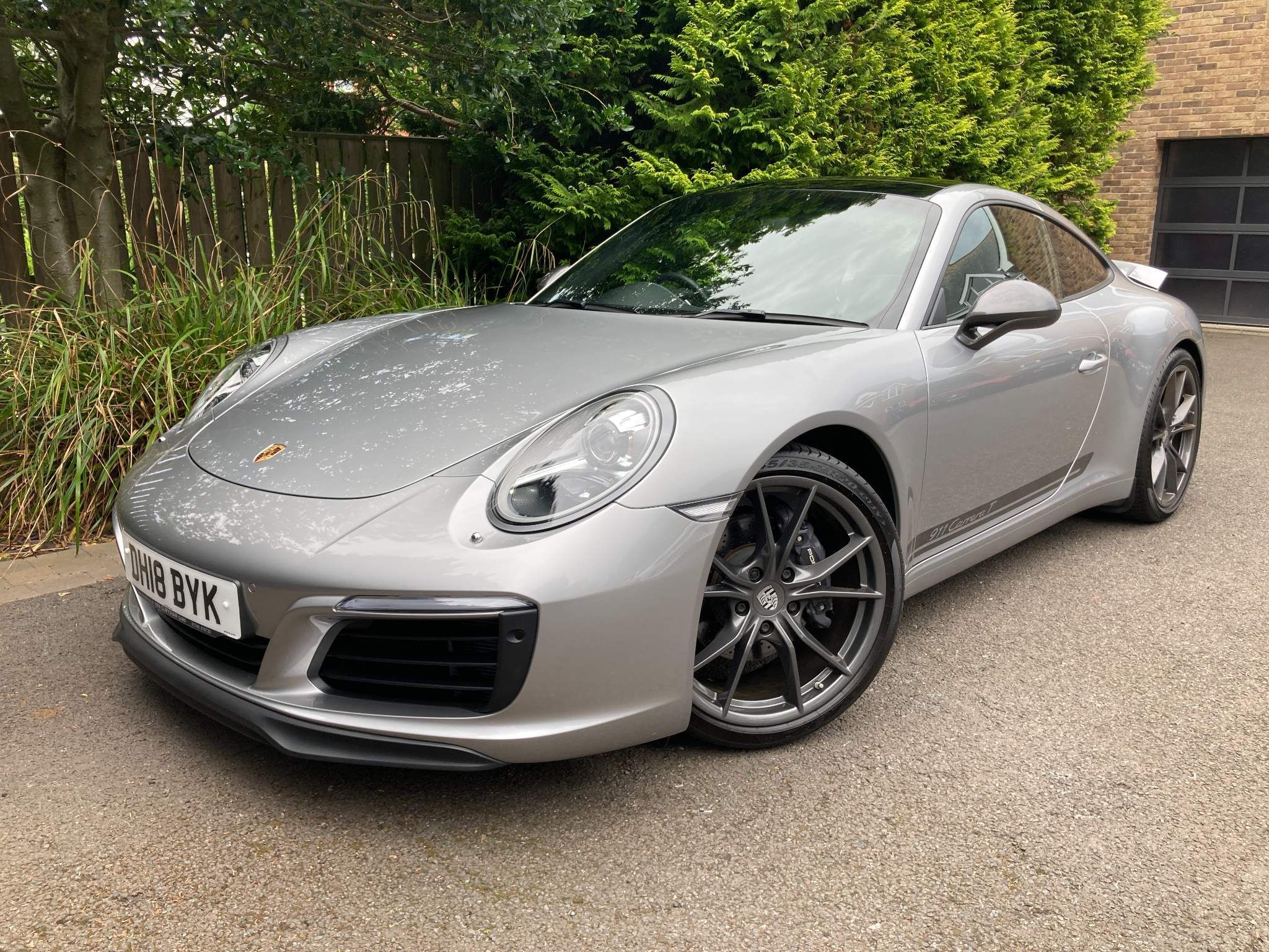 Porsche 911 view 2