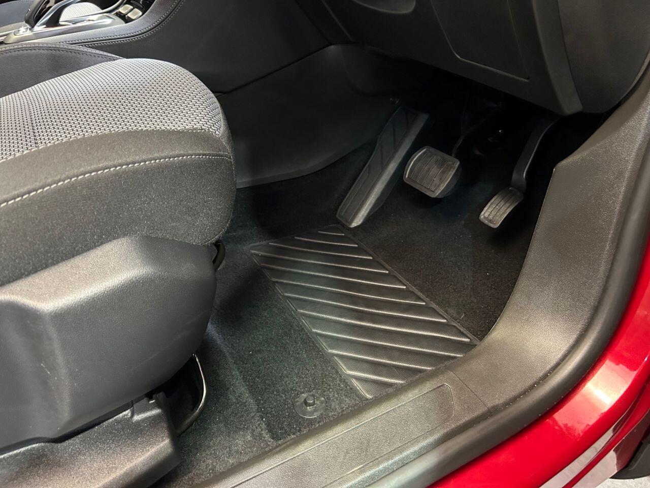 Vauxhall Grandland view 17