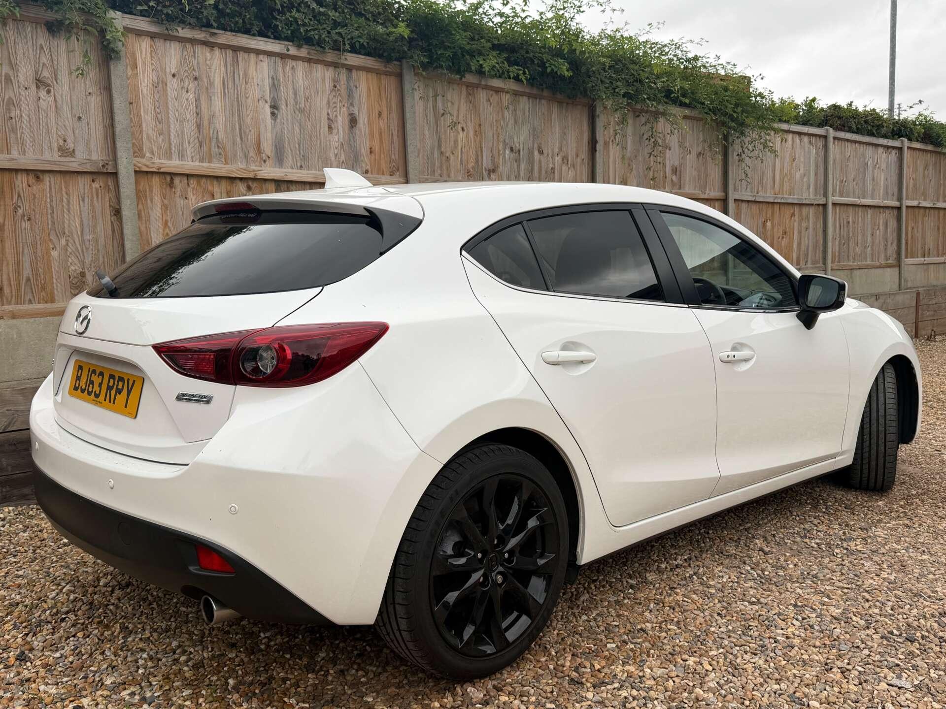 Mazda Mazda3 view 13