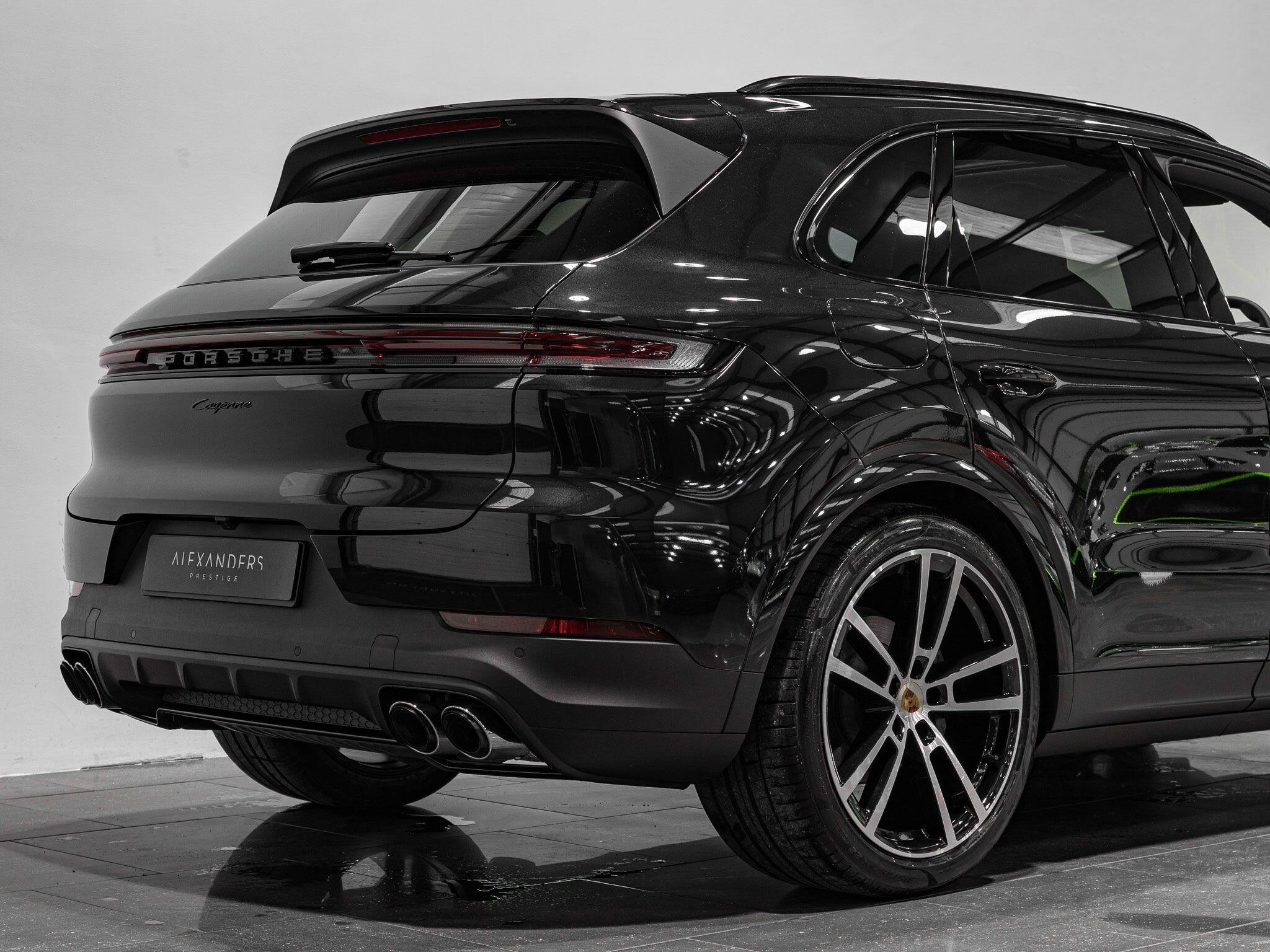 Porsche Cayenne view 11