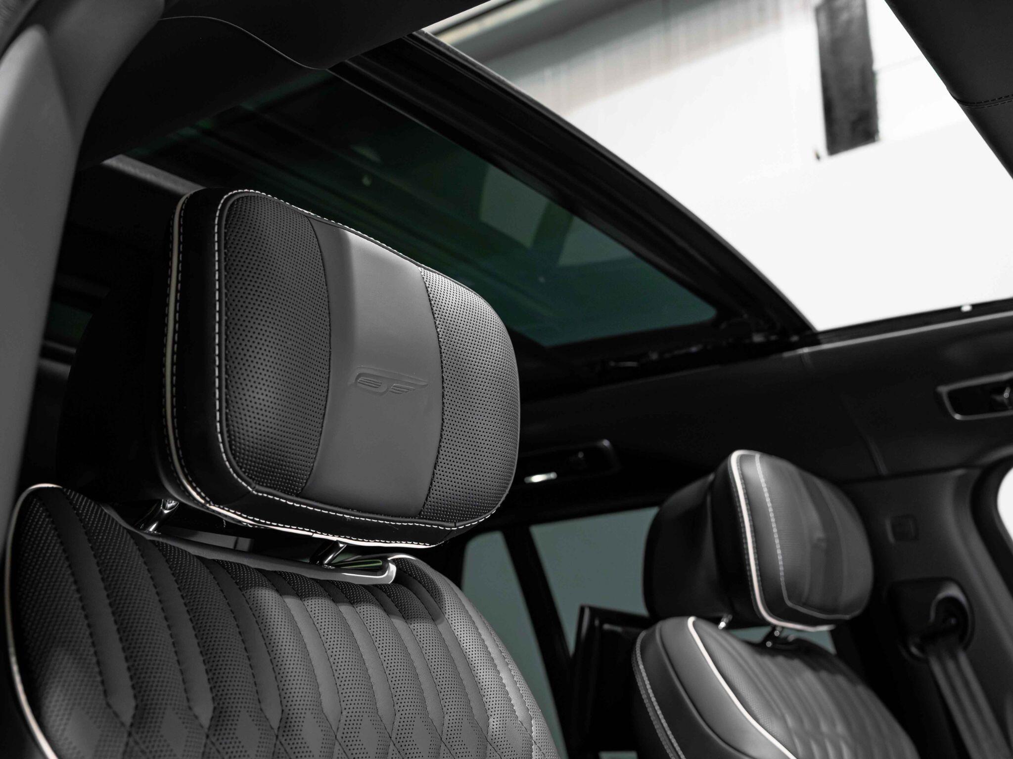 Land Rover Range Rover view 3