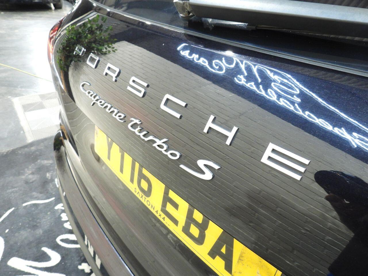 Porsche Cayenne view 25