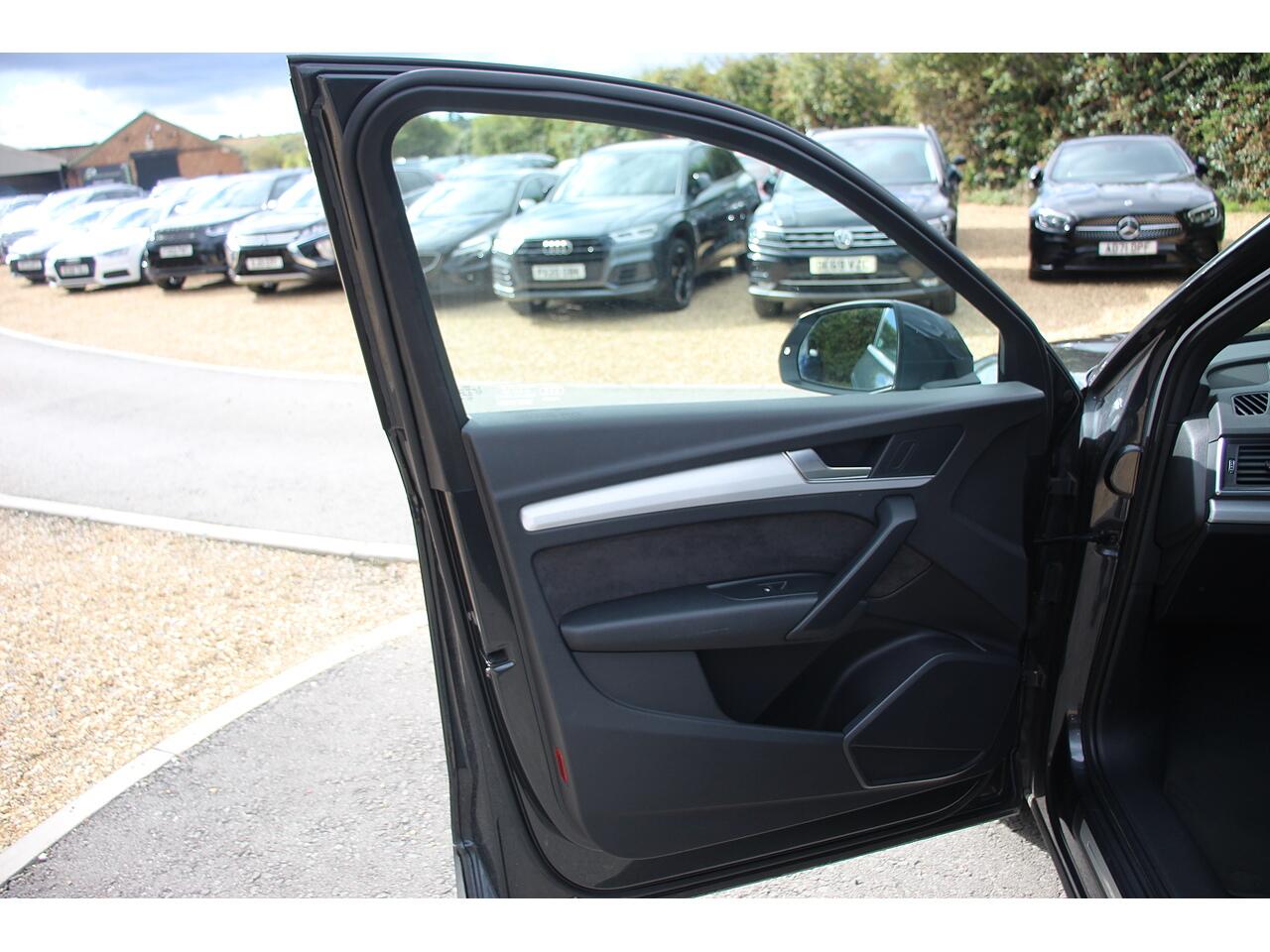 Audi Q5 view 39