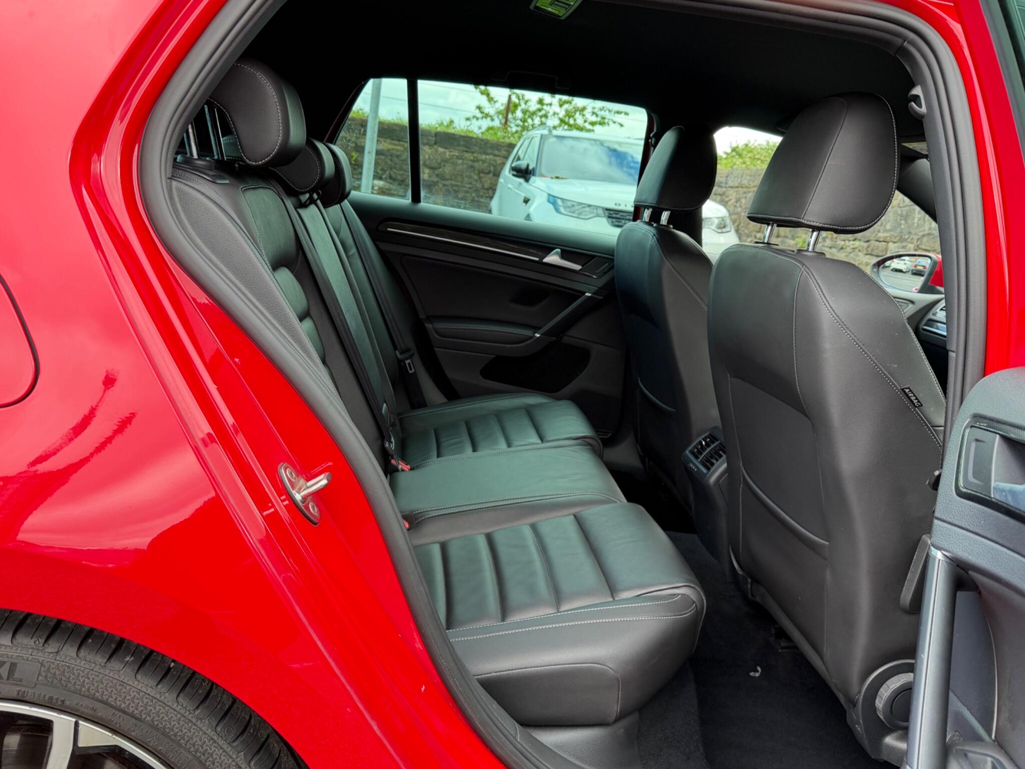 Volkswagen Golf view 18