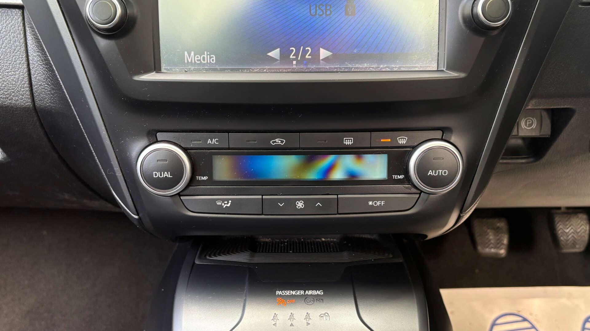 Toyota Avensis view 29