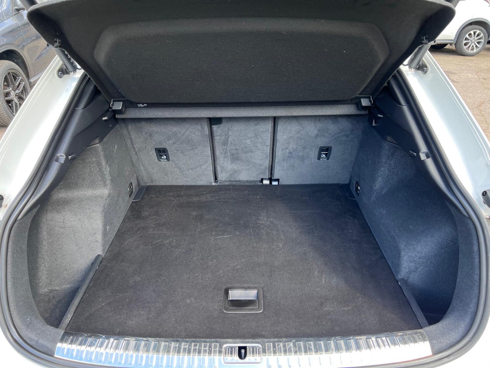 Audi Q3 view 39
