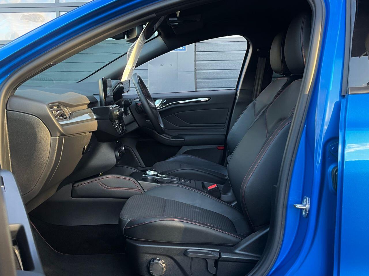 Ford Focus view 27