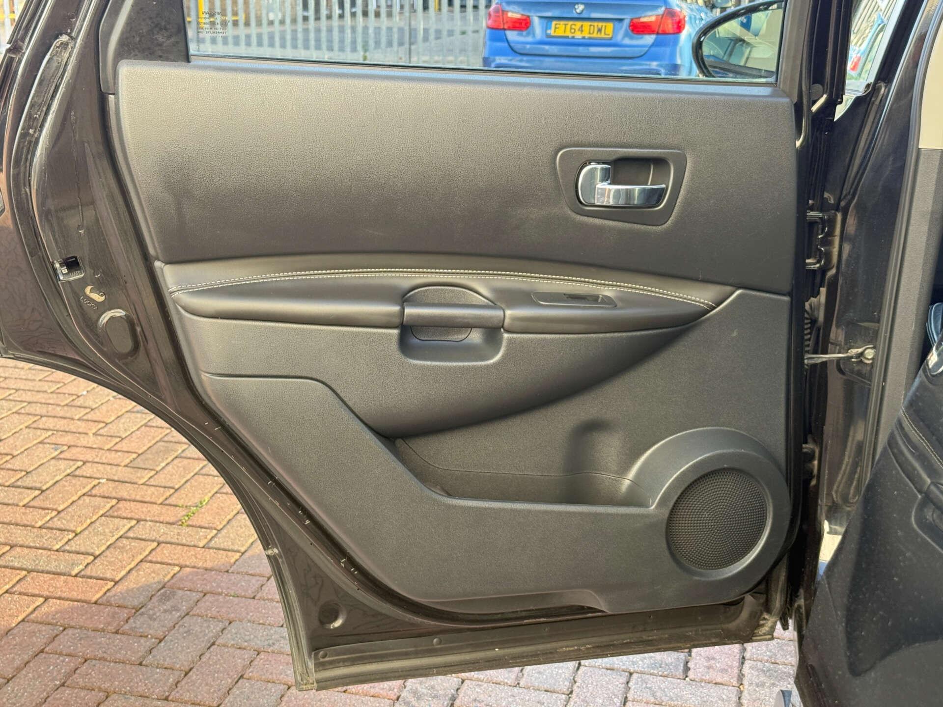 Nissan Qashqai+2 view 20