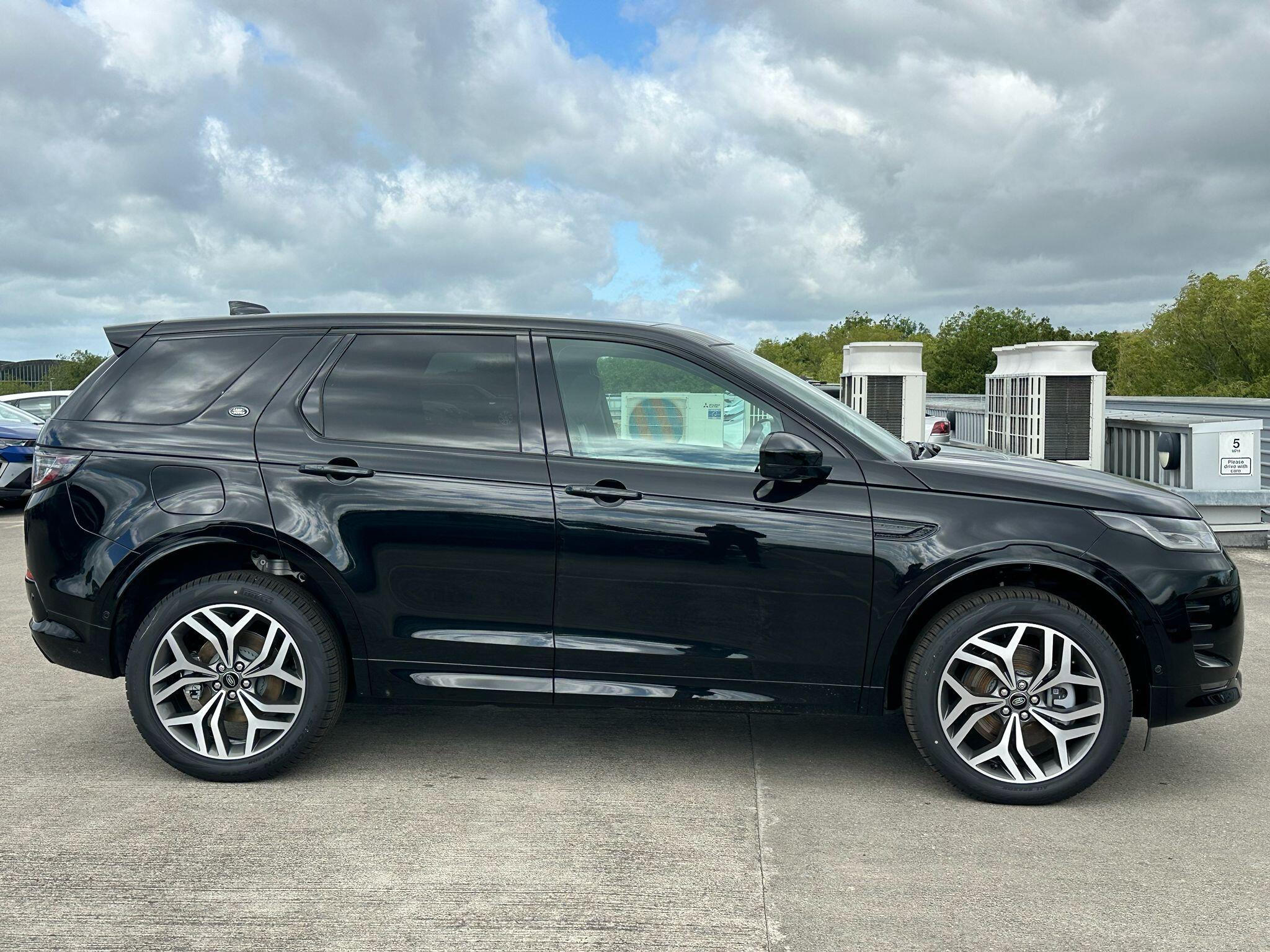 Land Rover Discovery Sport view 7