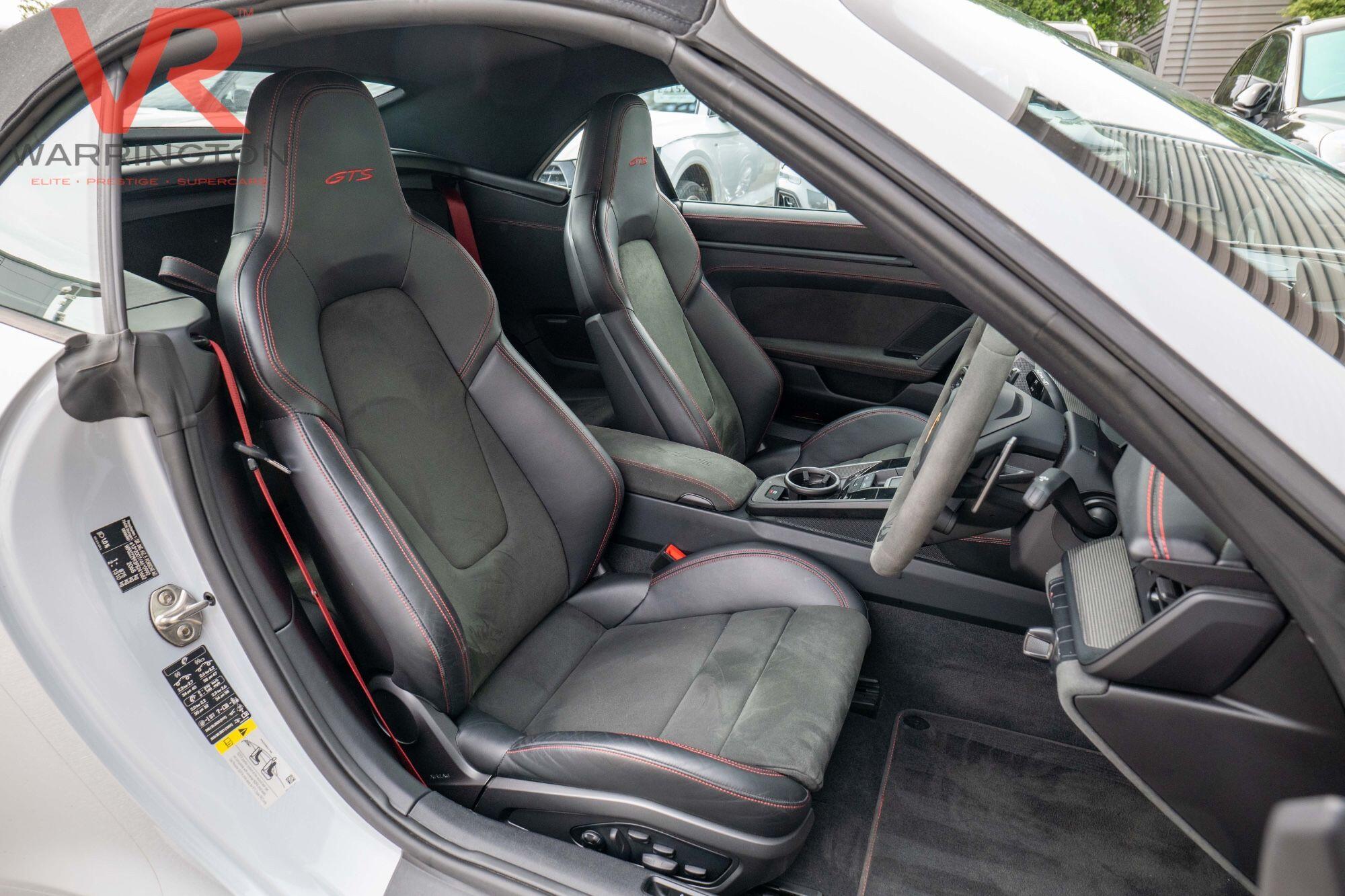 Porsche 911 view 22