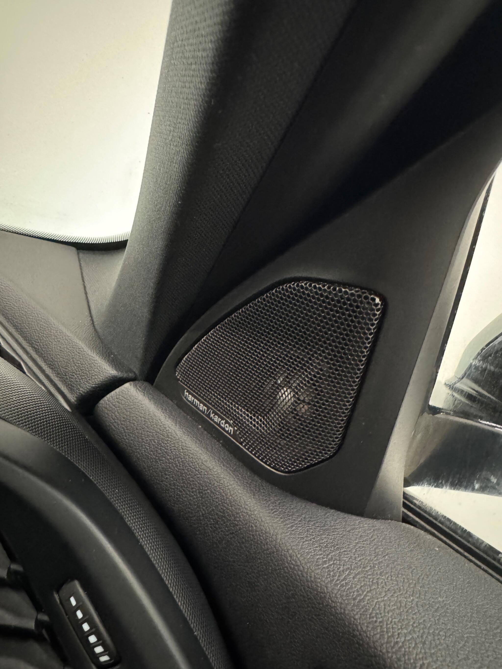 BMW 1 Series view 30