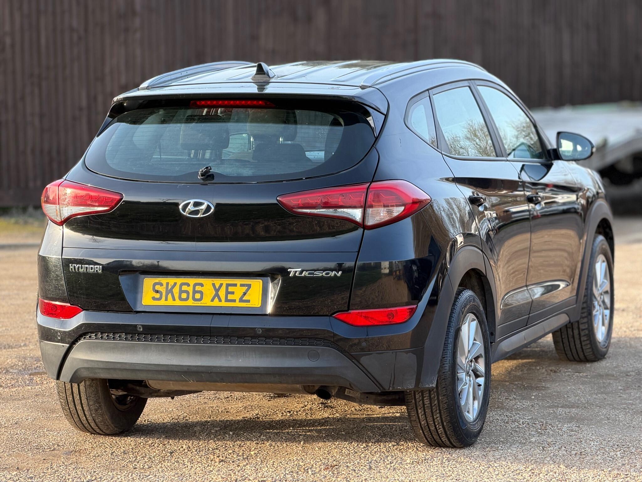 2016 Hyundai TUCSON 1.6 GDi Blue Drive SE Euro 6 (s/s) 5dr image 24