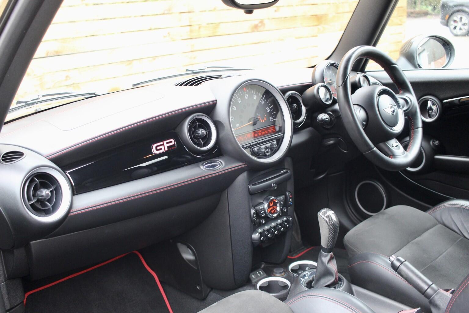 Mini Hatch view 12