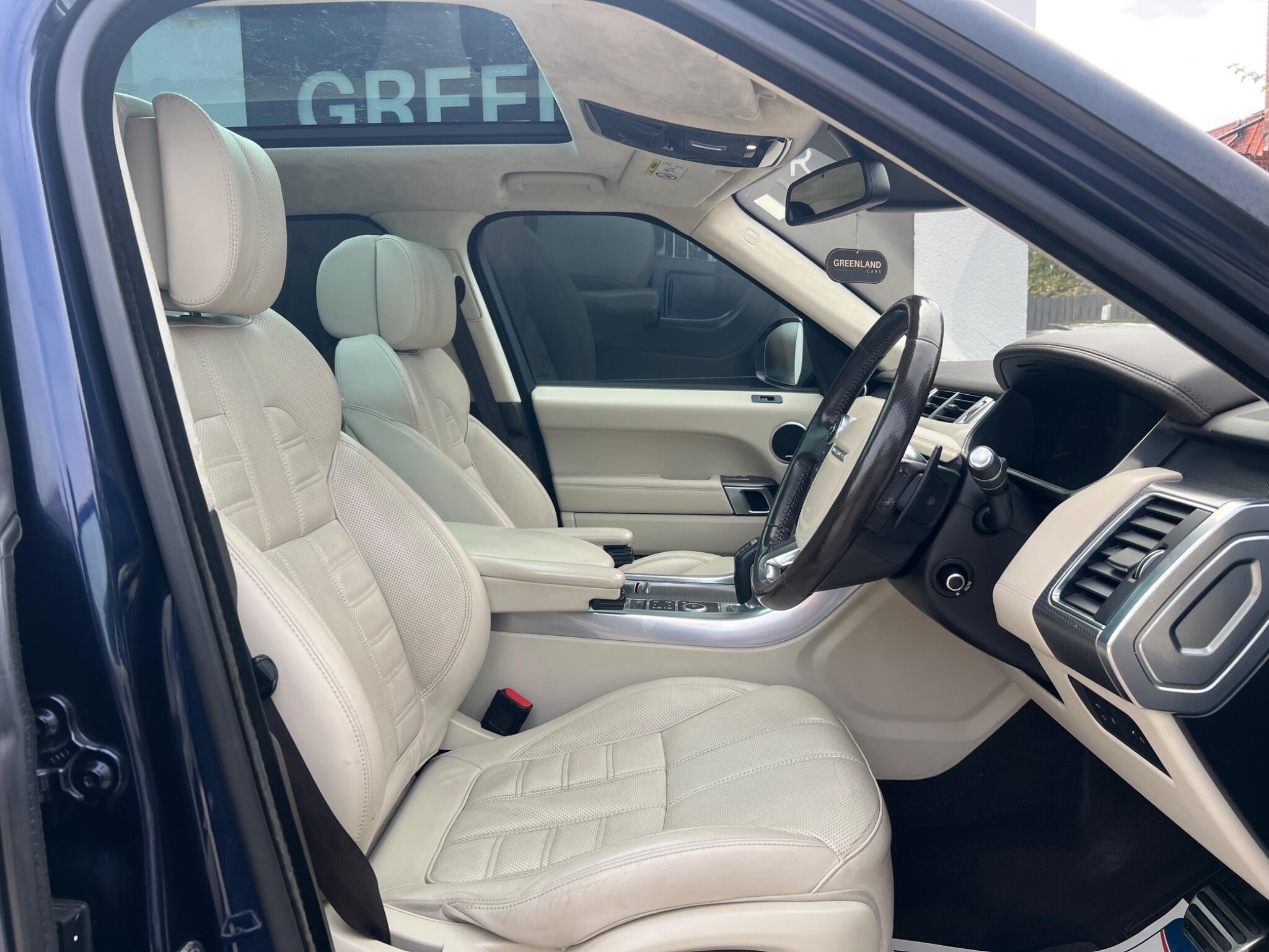 Land Rover Range Rover Sport view 12
