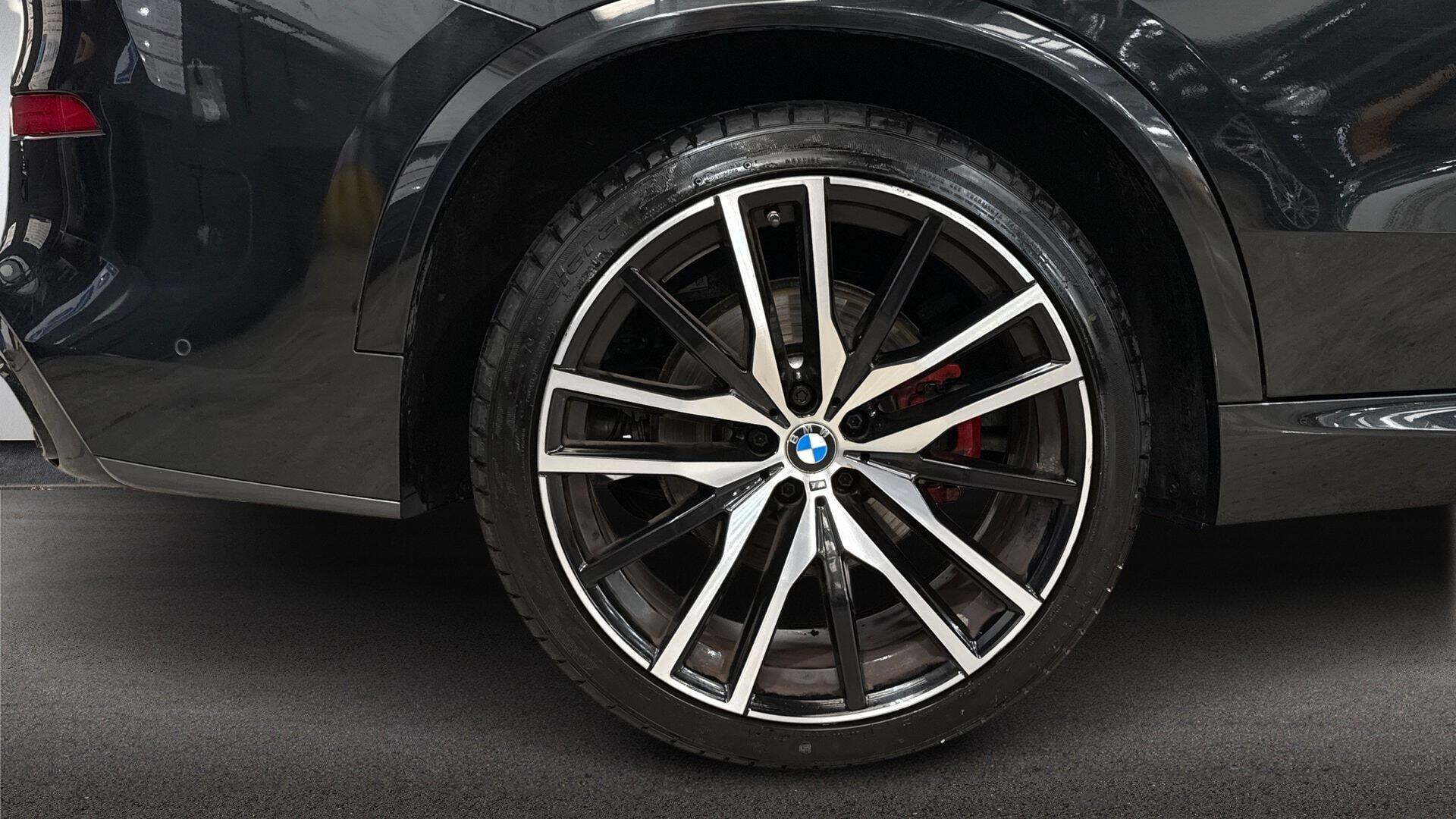 BMW X5 view 14