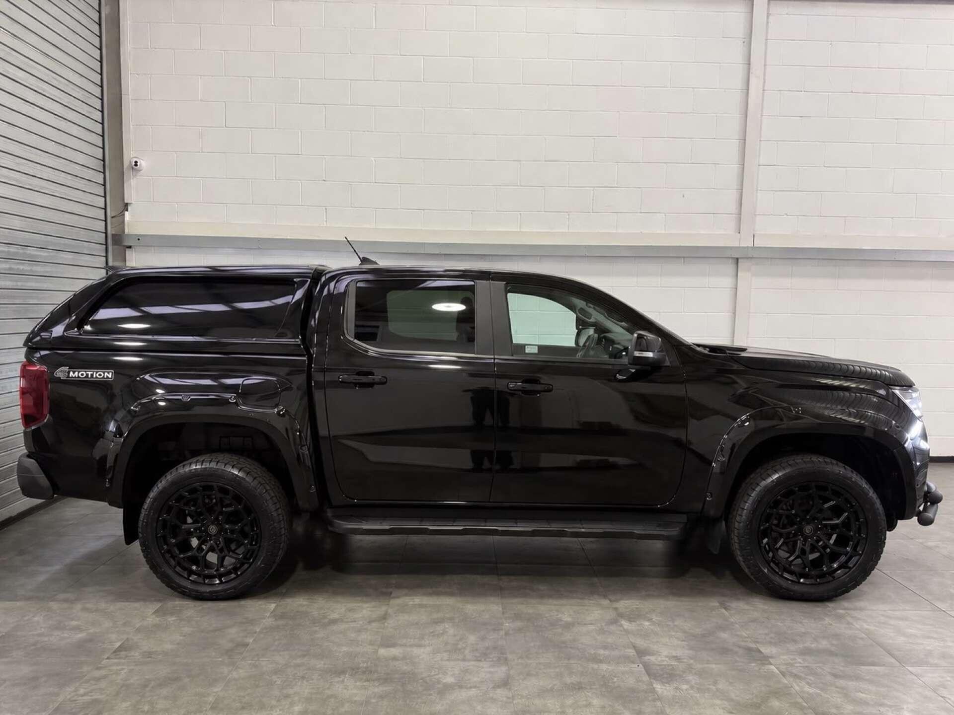 Volkswagen Amarok view 5