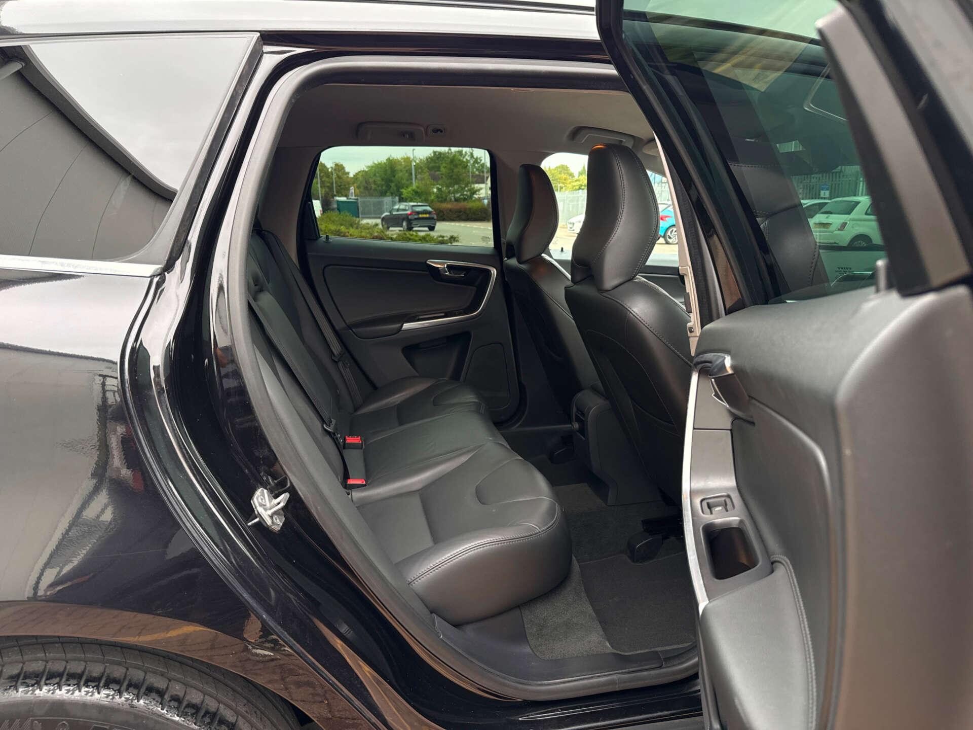 Volvo XC60 view 22