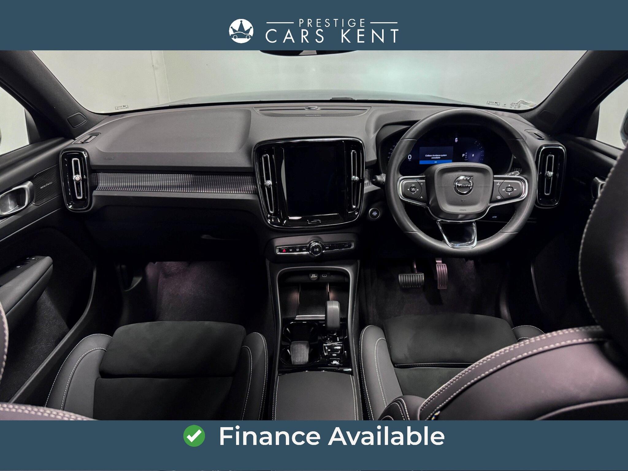 Volvo XC40 view 2