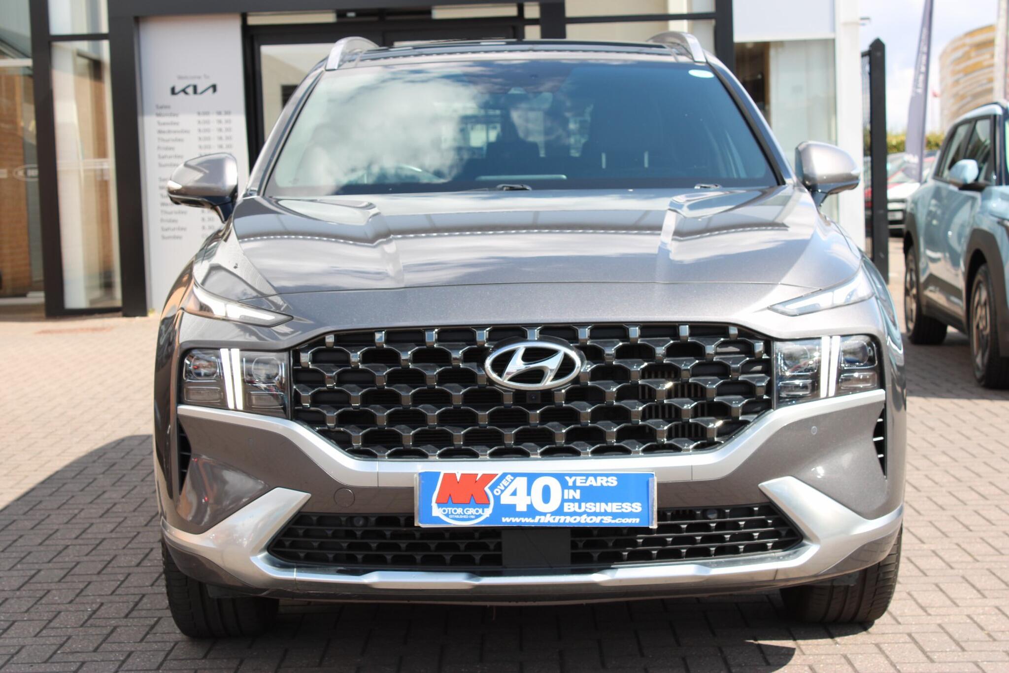 Hyundai Santa Fe view 3