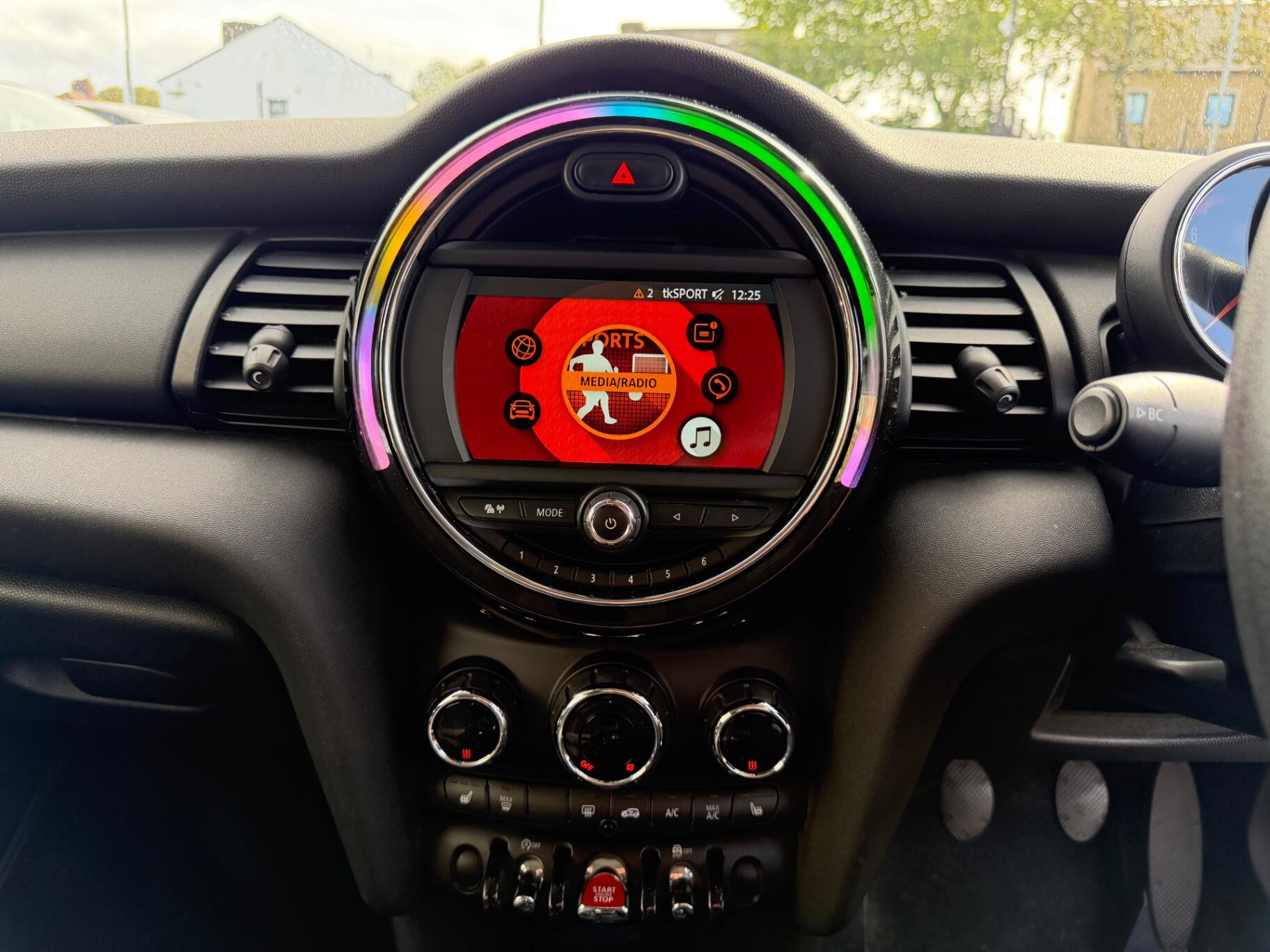 Mini Hatch view 15