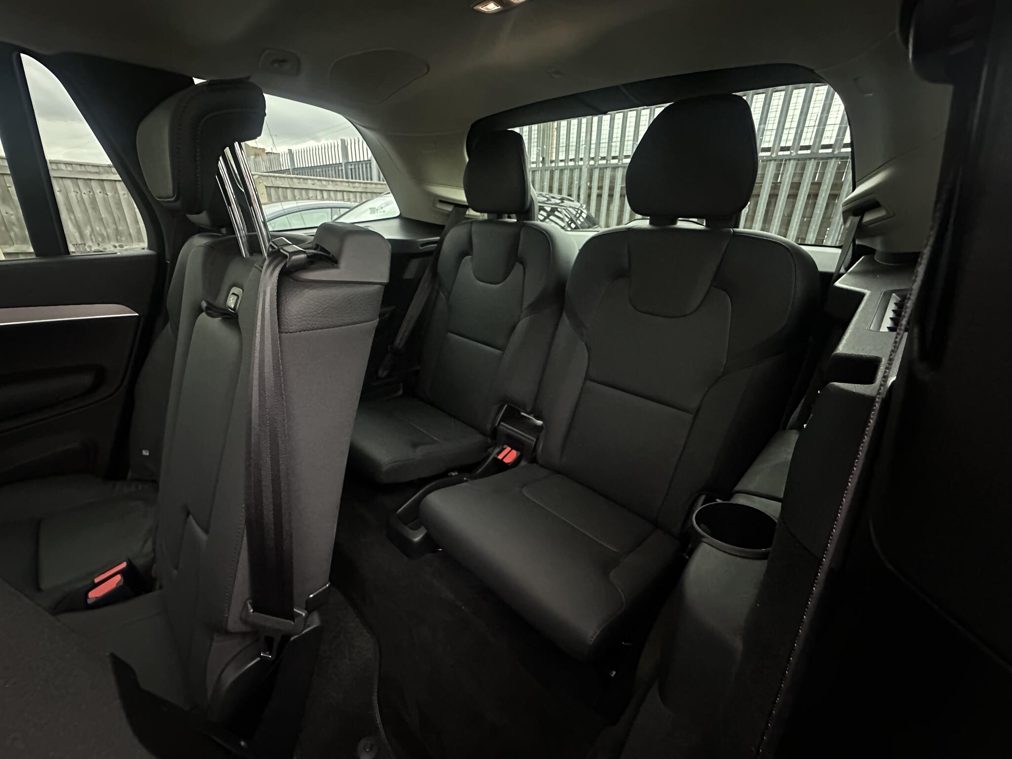Volvo XC90 view 38