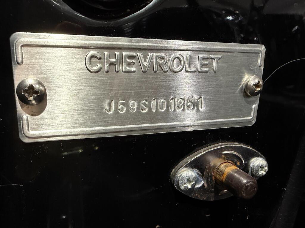 Chevrolet Corvette view 43