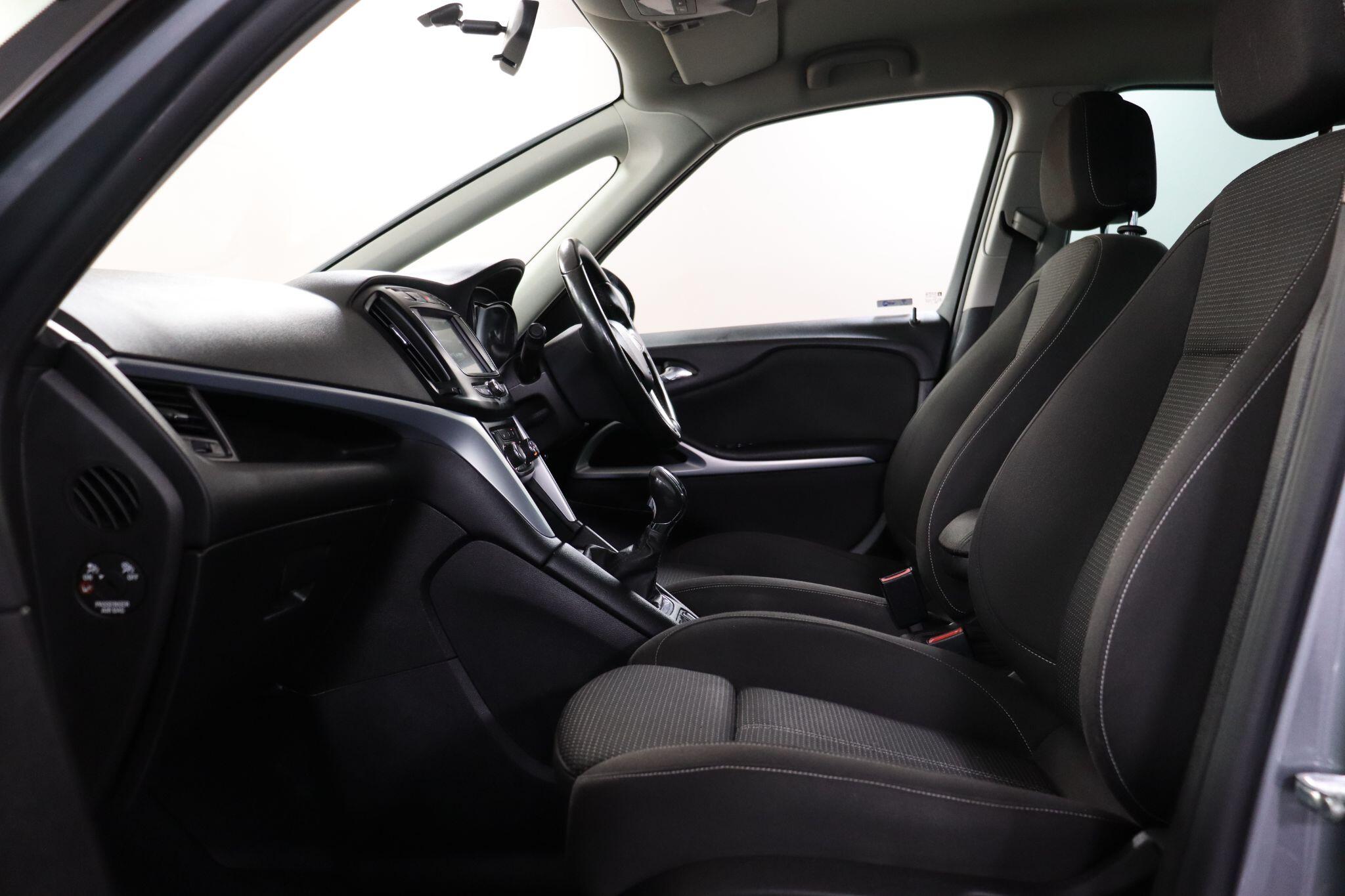 Vauxhall Zafira Tourer view 41
