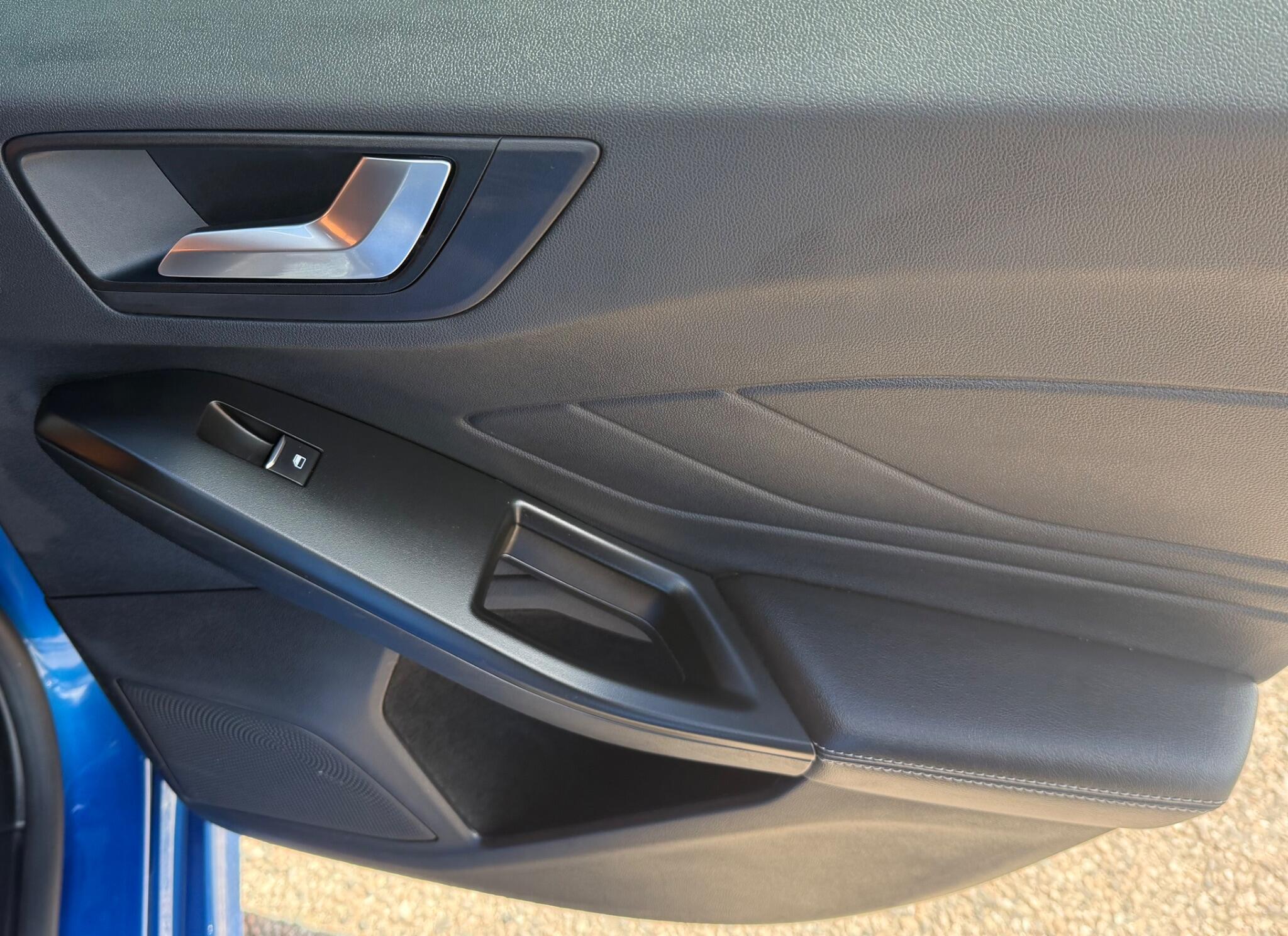 Ford Focus view 20
