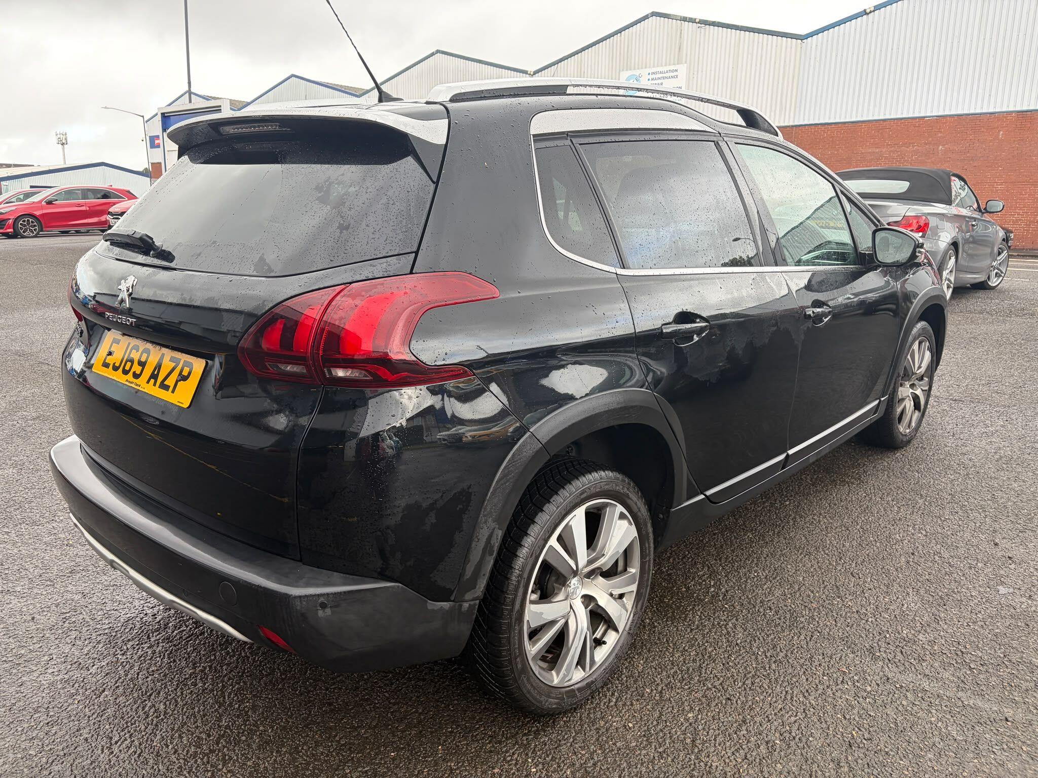 Peugeot 2008 view 7