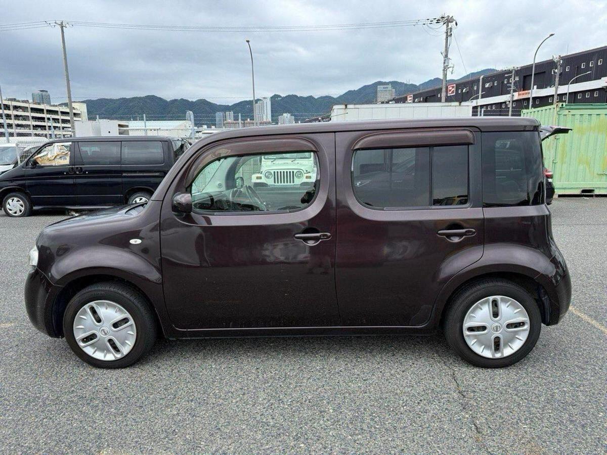Nissan Cube view 5