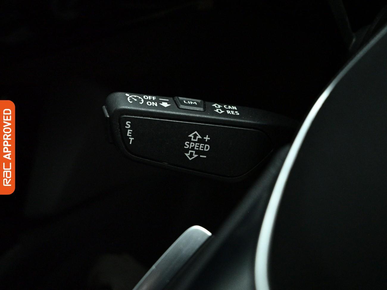 Audi E-Tron view 23