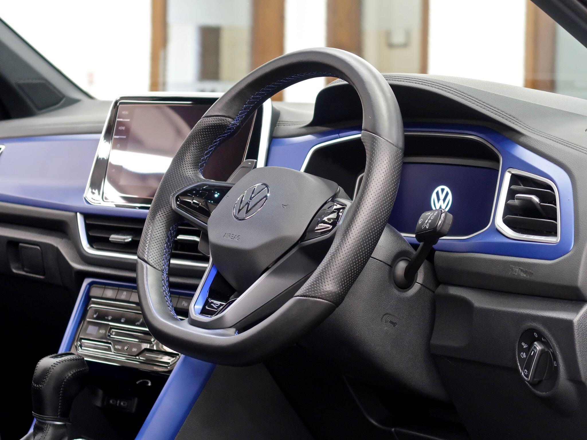 Volkswagen T-Roc view 12