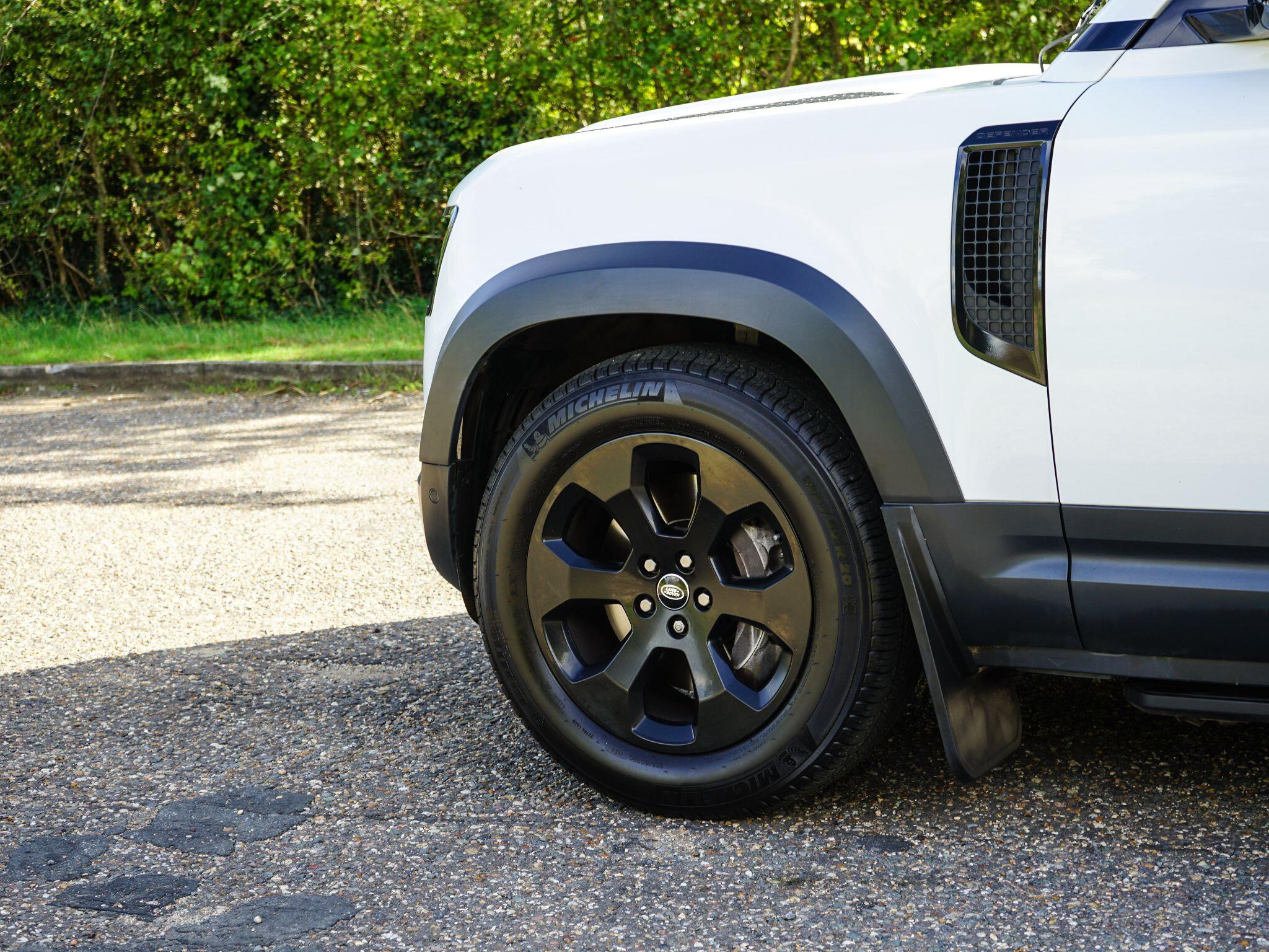 Land Rover Defender view 5