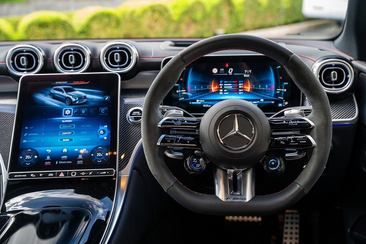 Mercedes-Benz GLC view 40